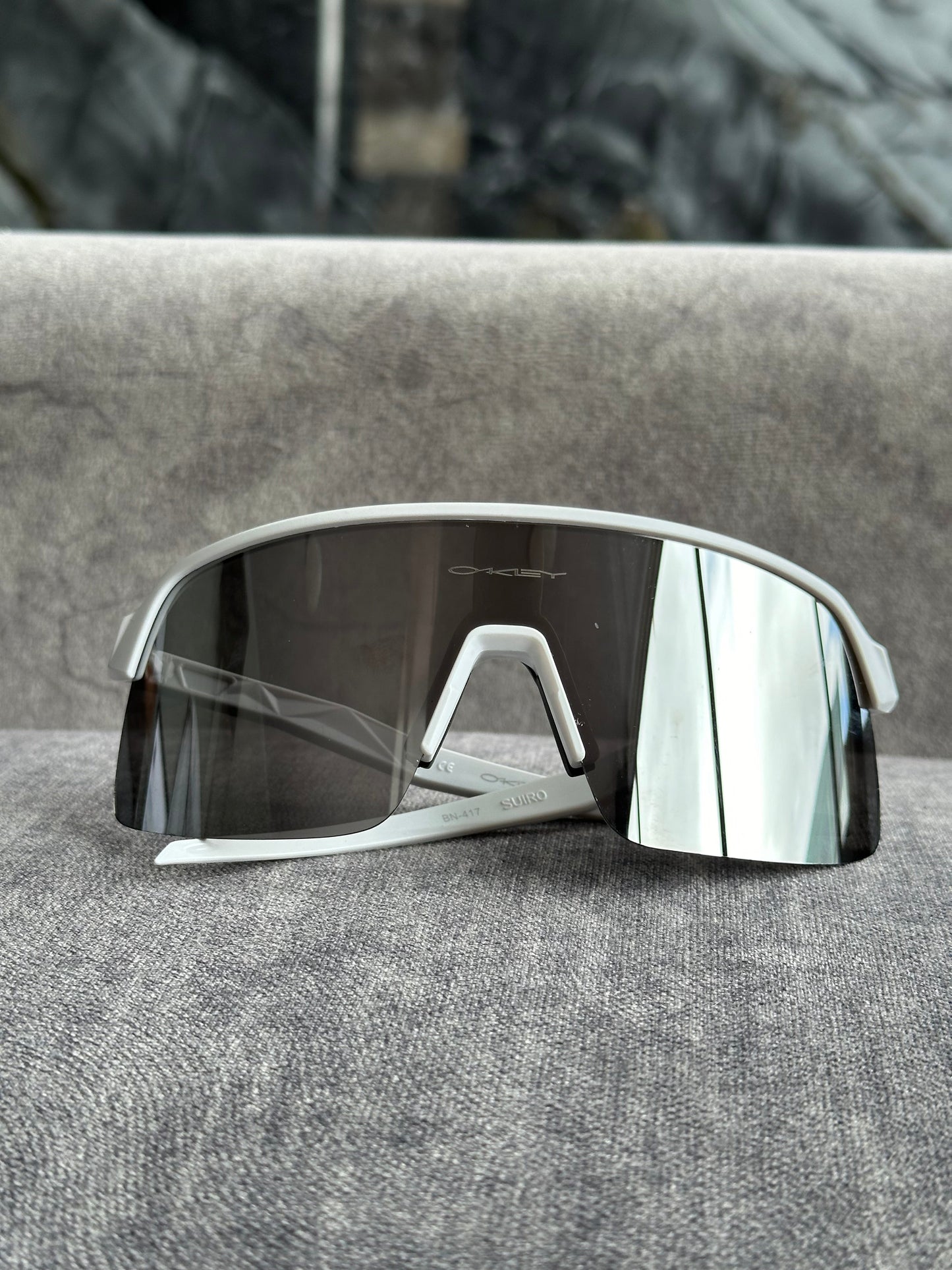 OAKLEY