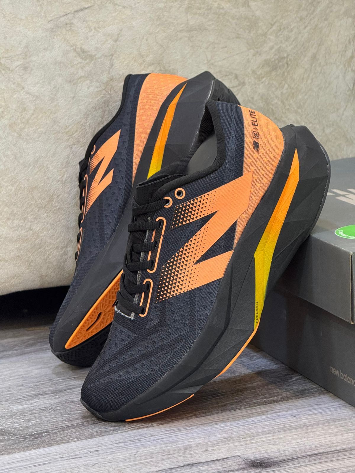 NEW BALANCE ELITE V4 HOMBRE