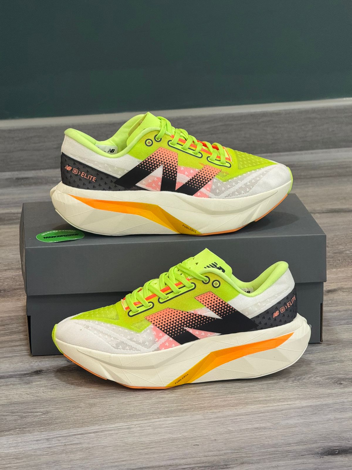 NEW BALANCE ELITE V4 HOMBRE