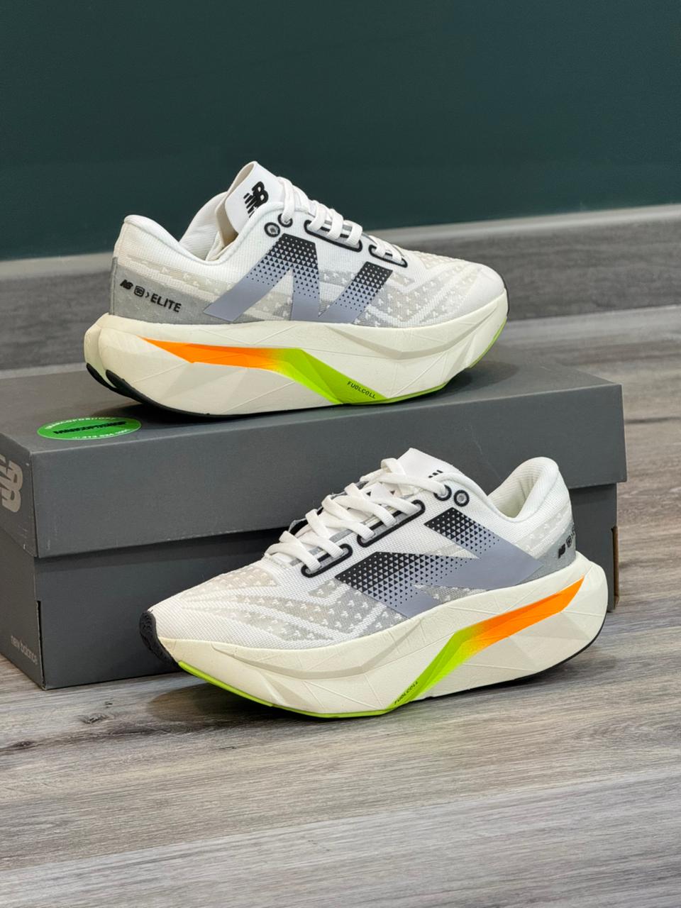 NEW BALANCE ELITE V4 DAMA