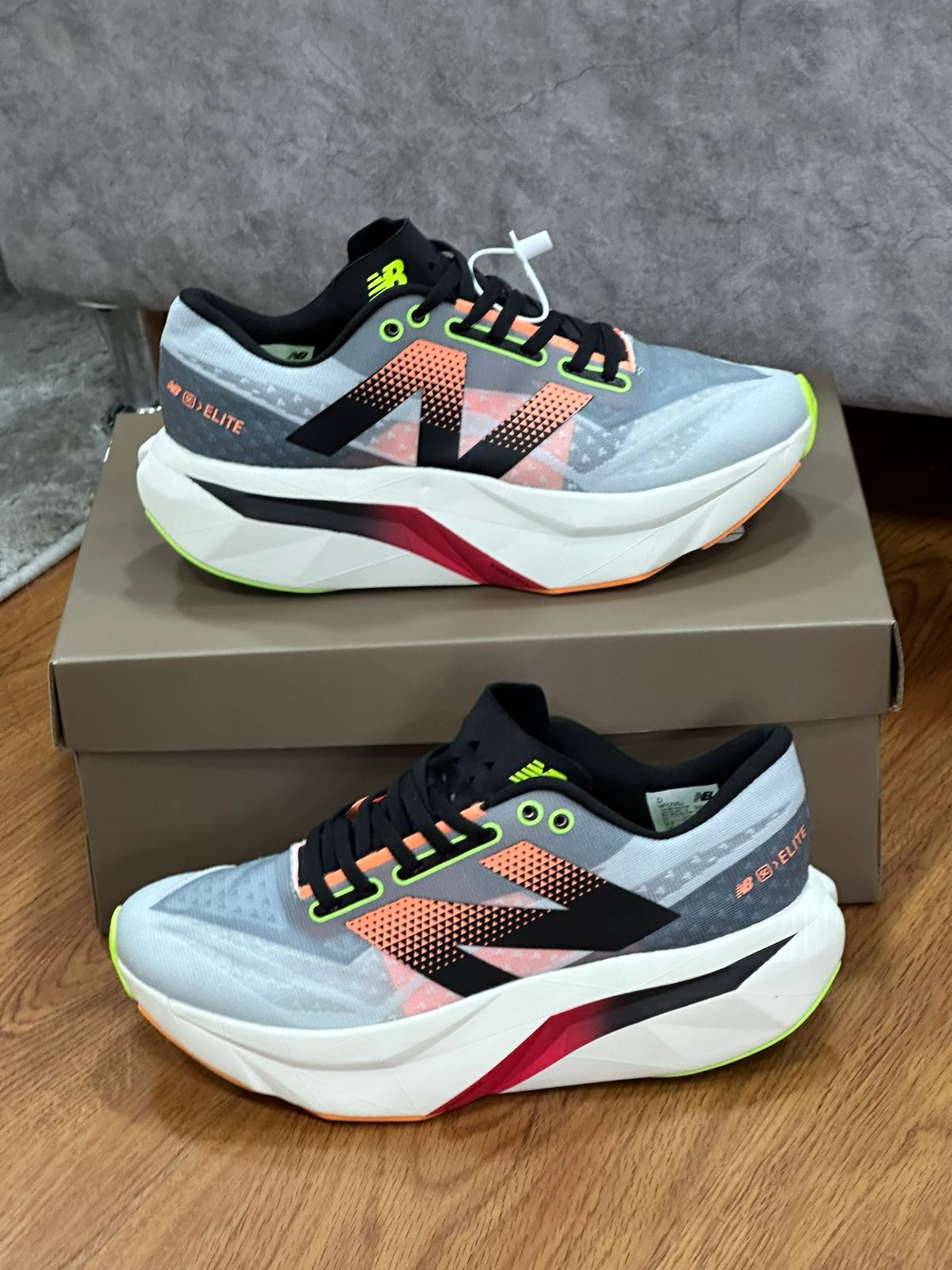 NEW BALANCE ELITE V4 DAMA