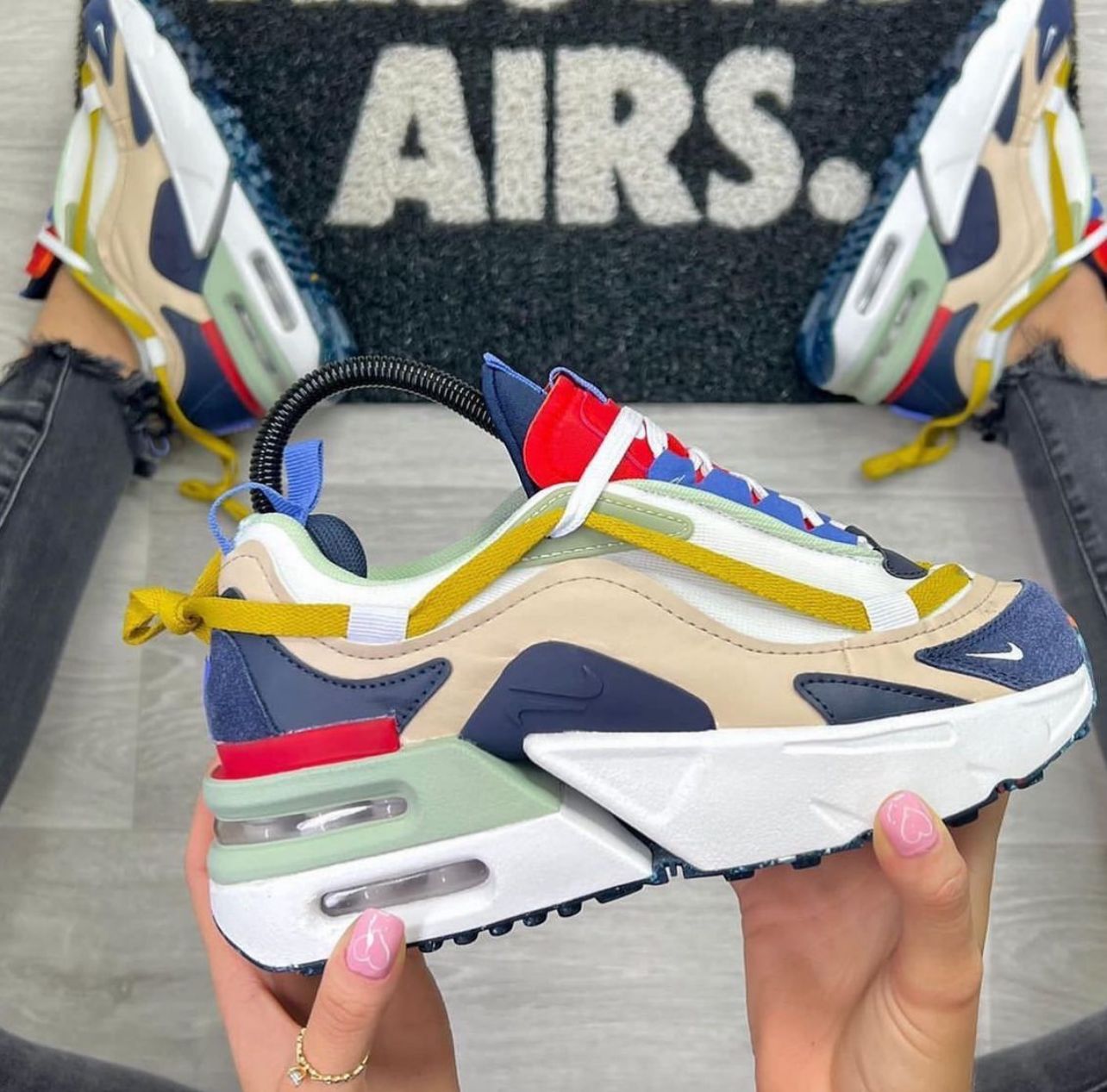 NIKE FURYOSA