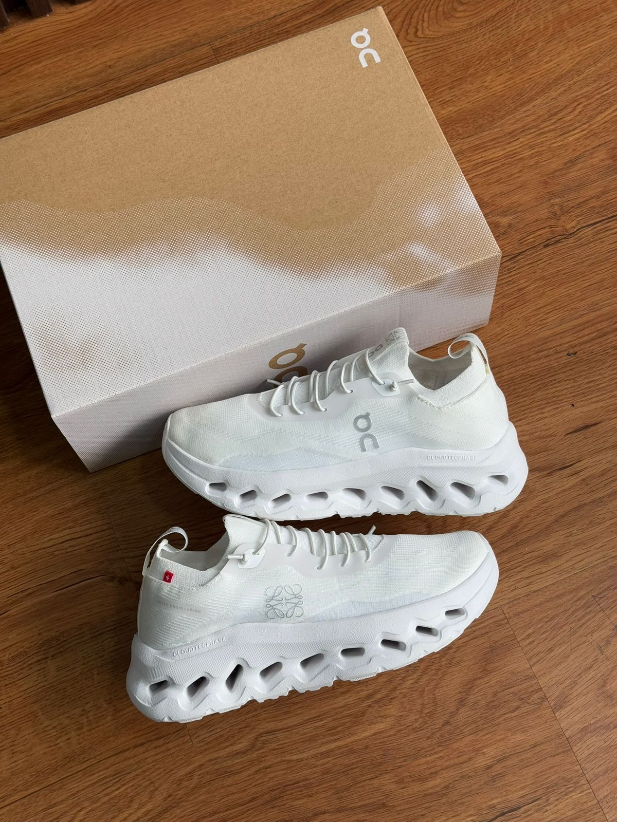 ON CLOUDTED 1 HOMBRE