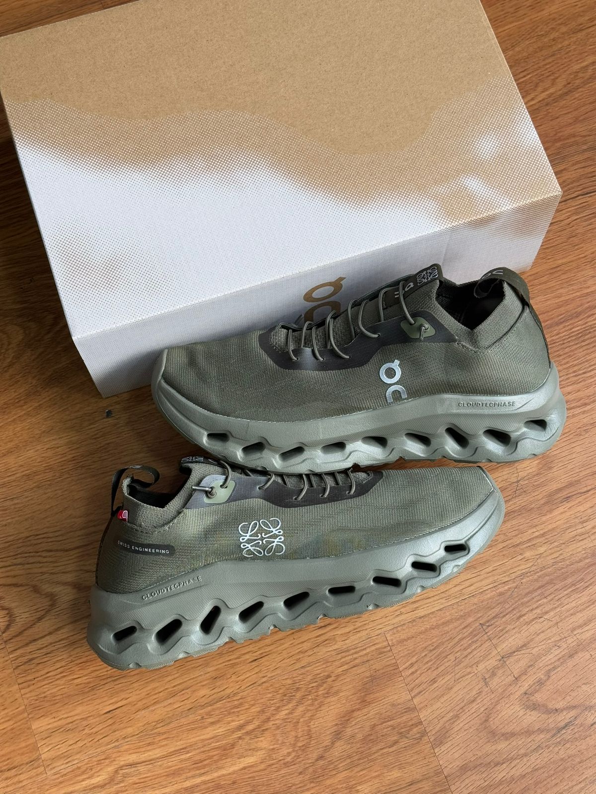 ON CLOUDTED 1 HOMBRE