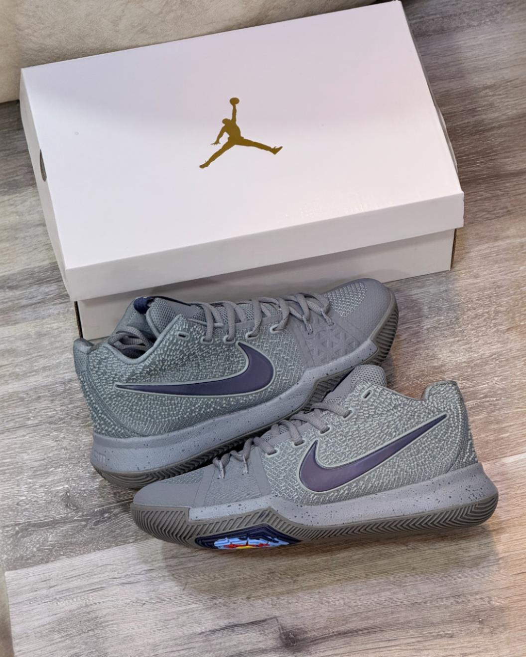 NIKE KYRIE 3
