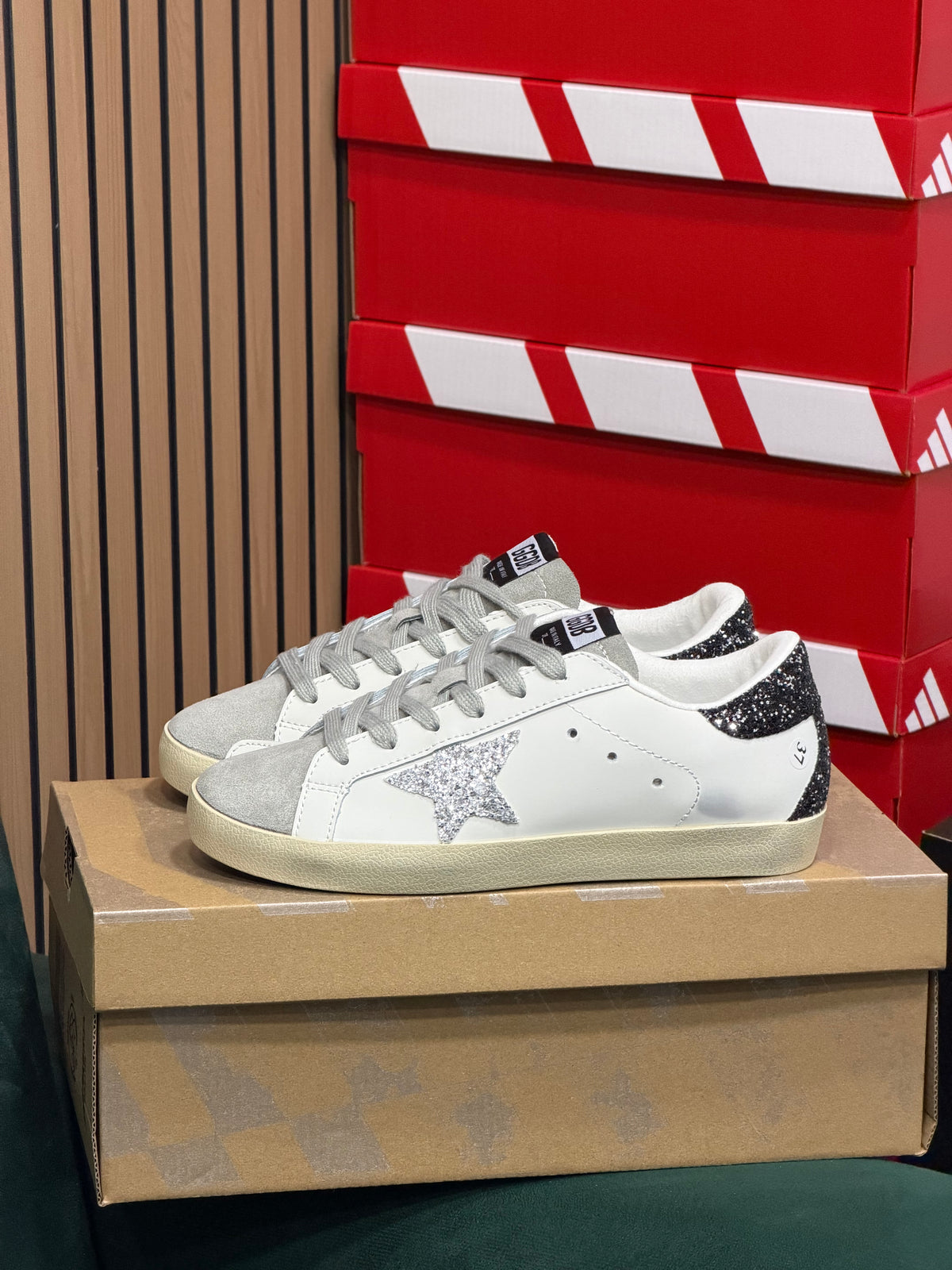 GOLDEN GOOSE