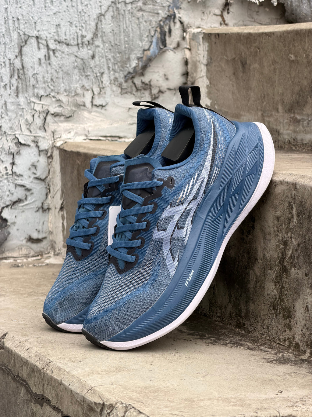 ASICS SUPERBLAST 2