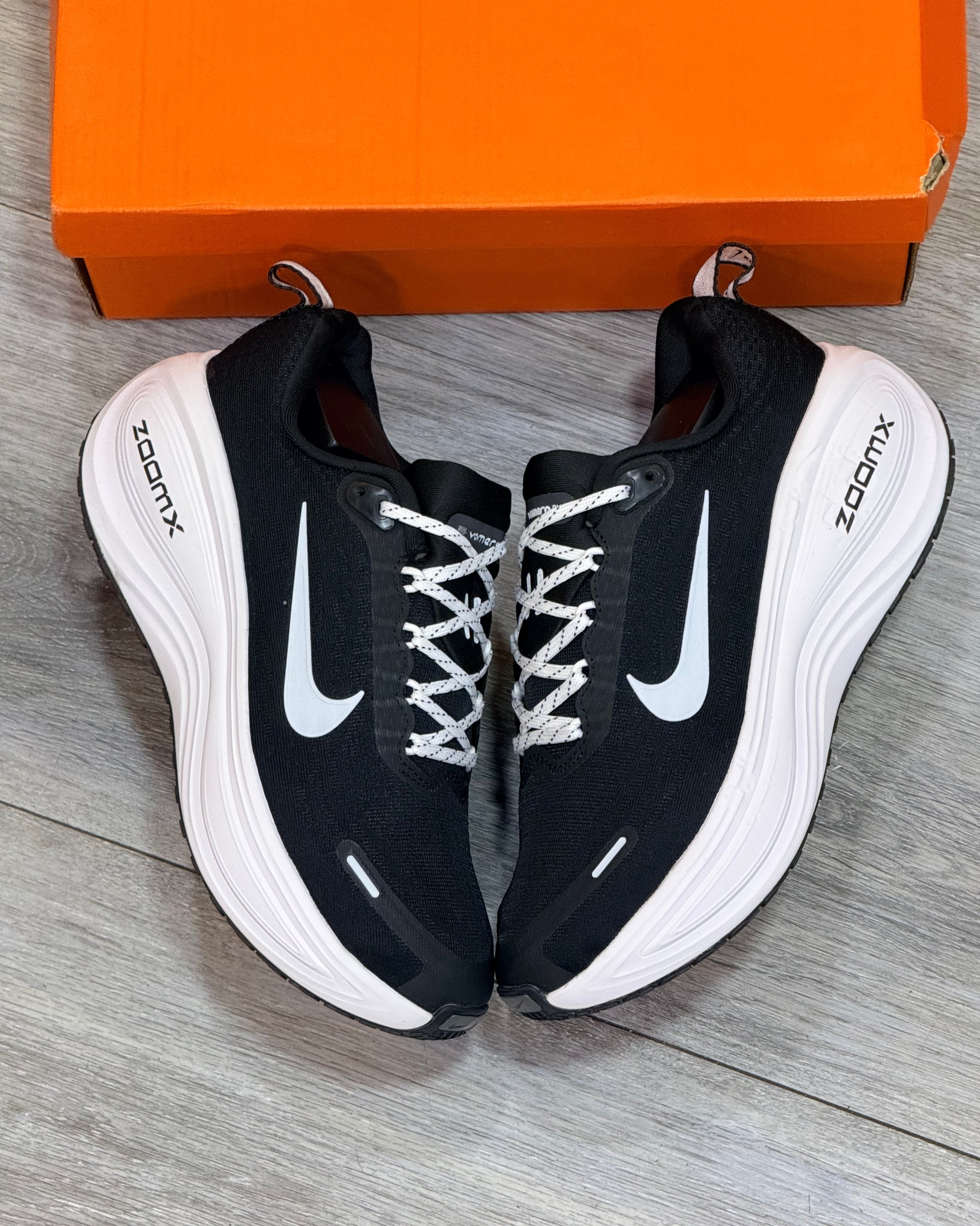 NIKE VOMERO PLUS