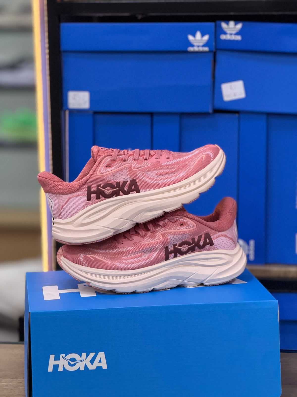 HOKA CLIFTON 10