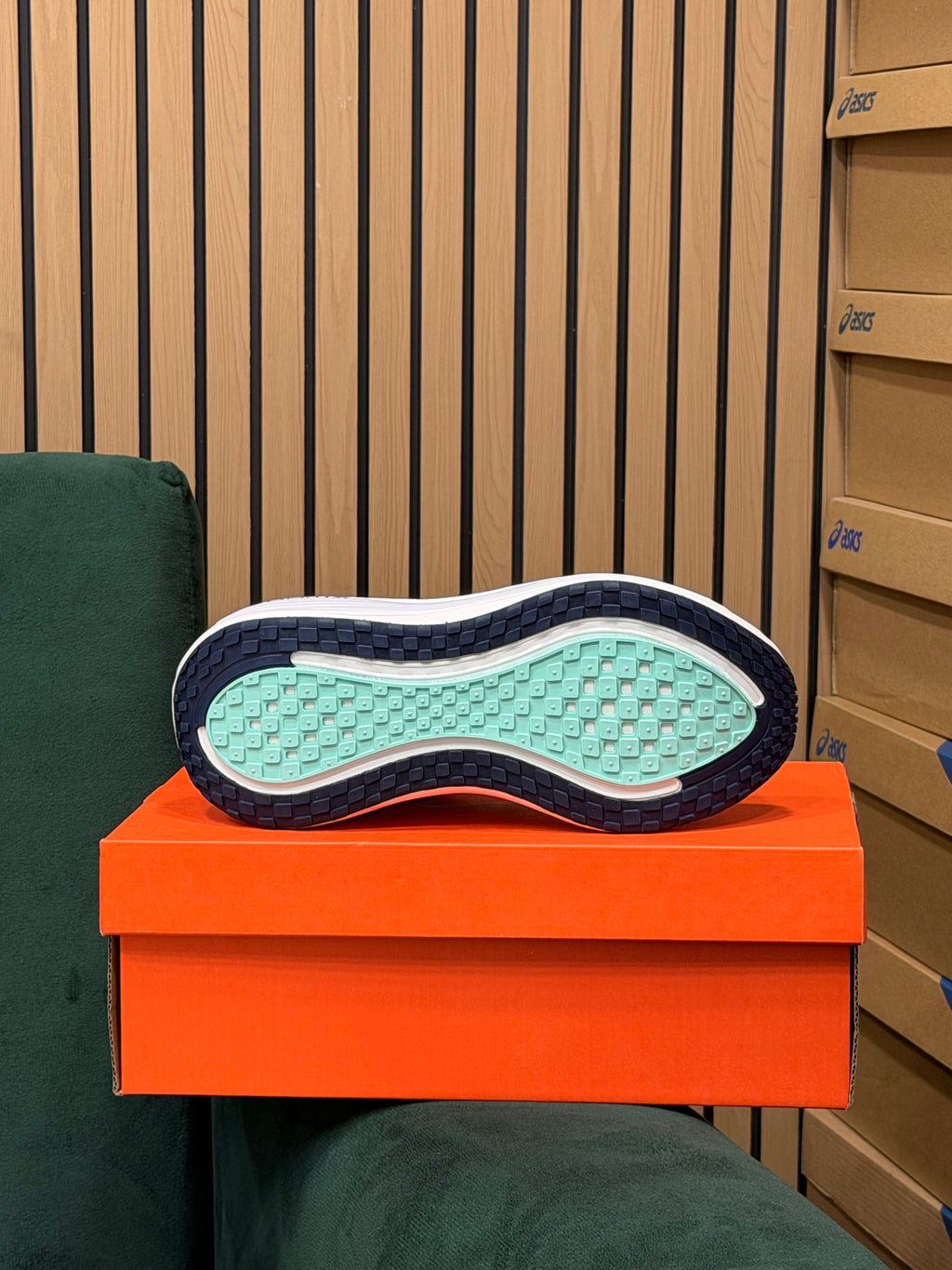 NIKE VOMERO PLUS