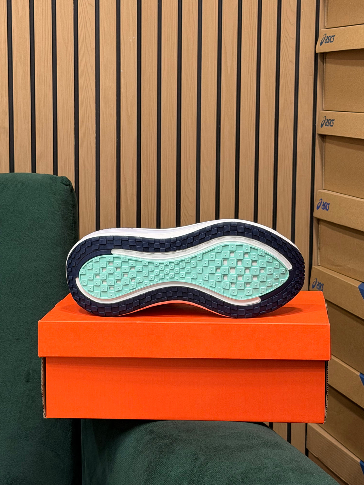 NIKE VOMERO PLUS