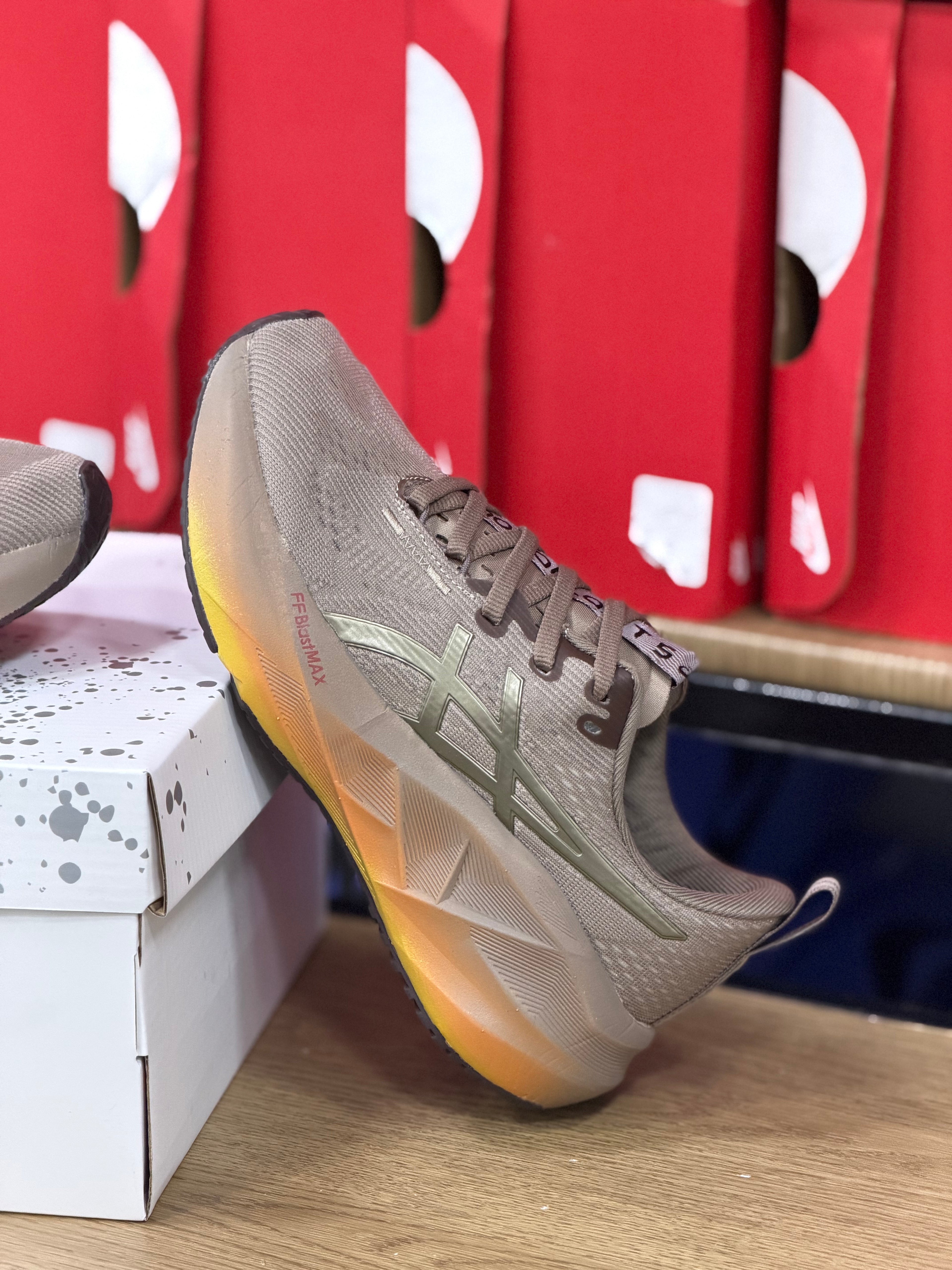 ASICS NOVABLAST 5