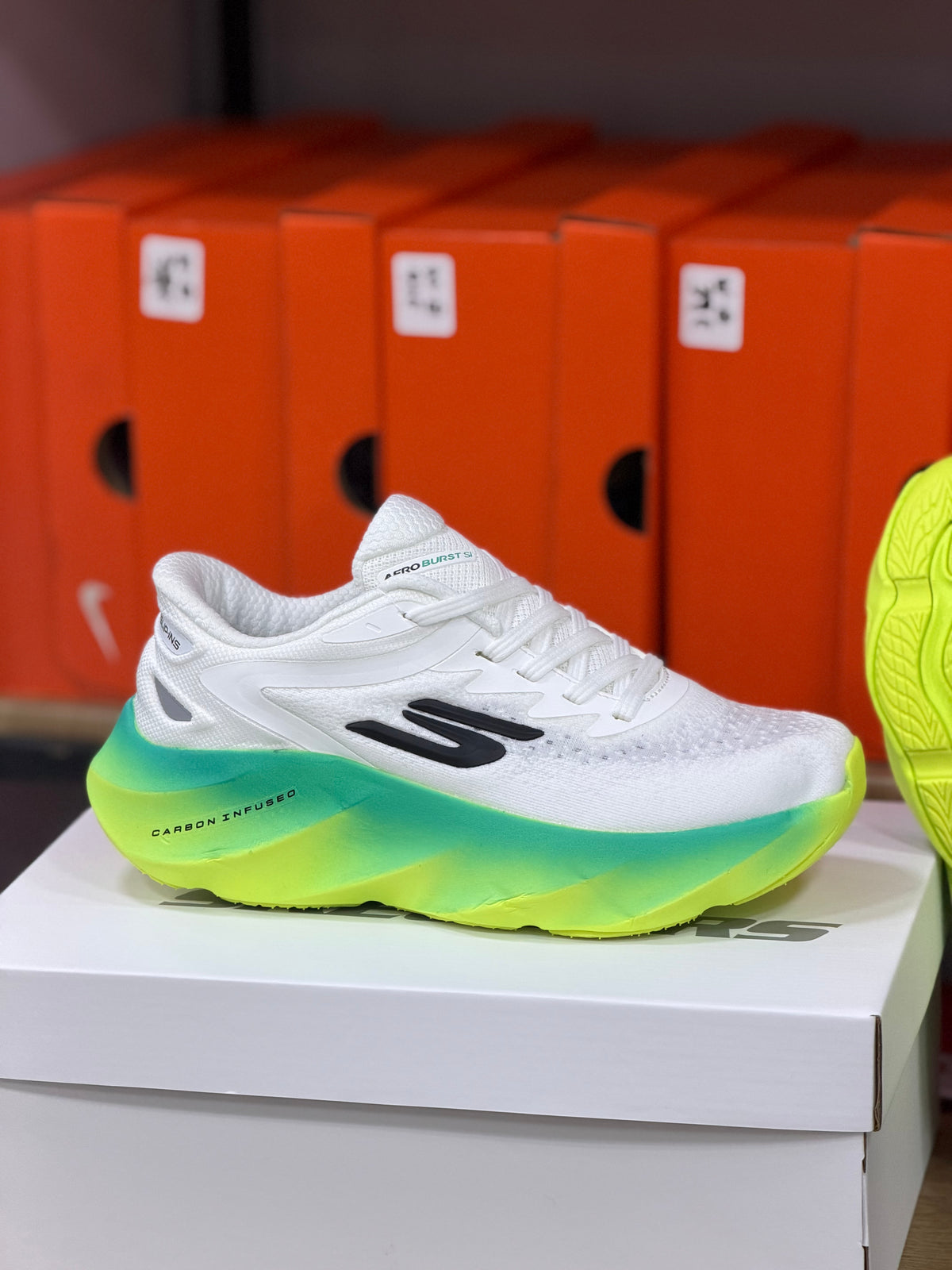 SKECHERS
