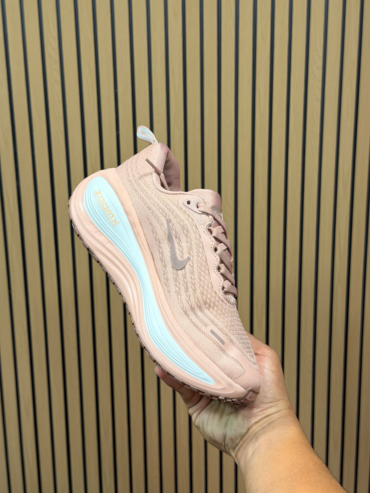 NIKE VOMERO PLUS