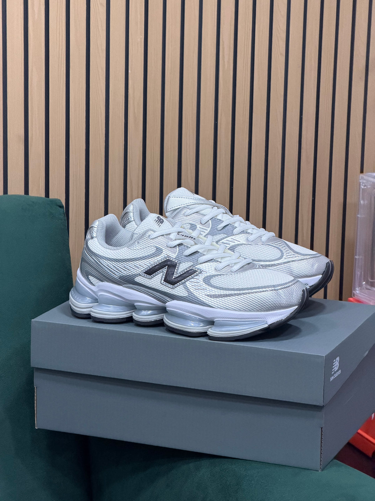NEW BALANCE ABZORB 2000