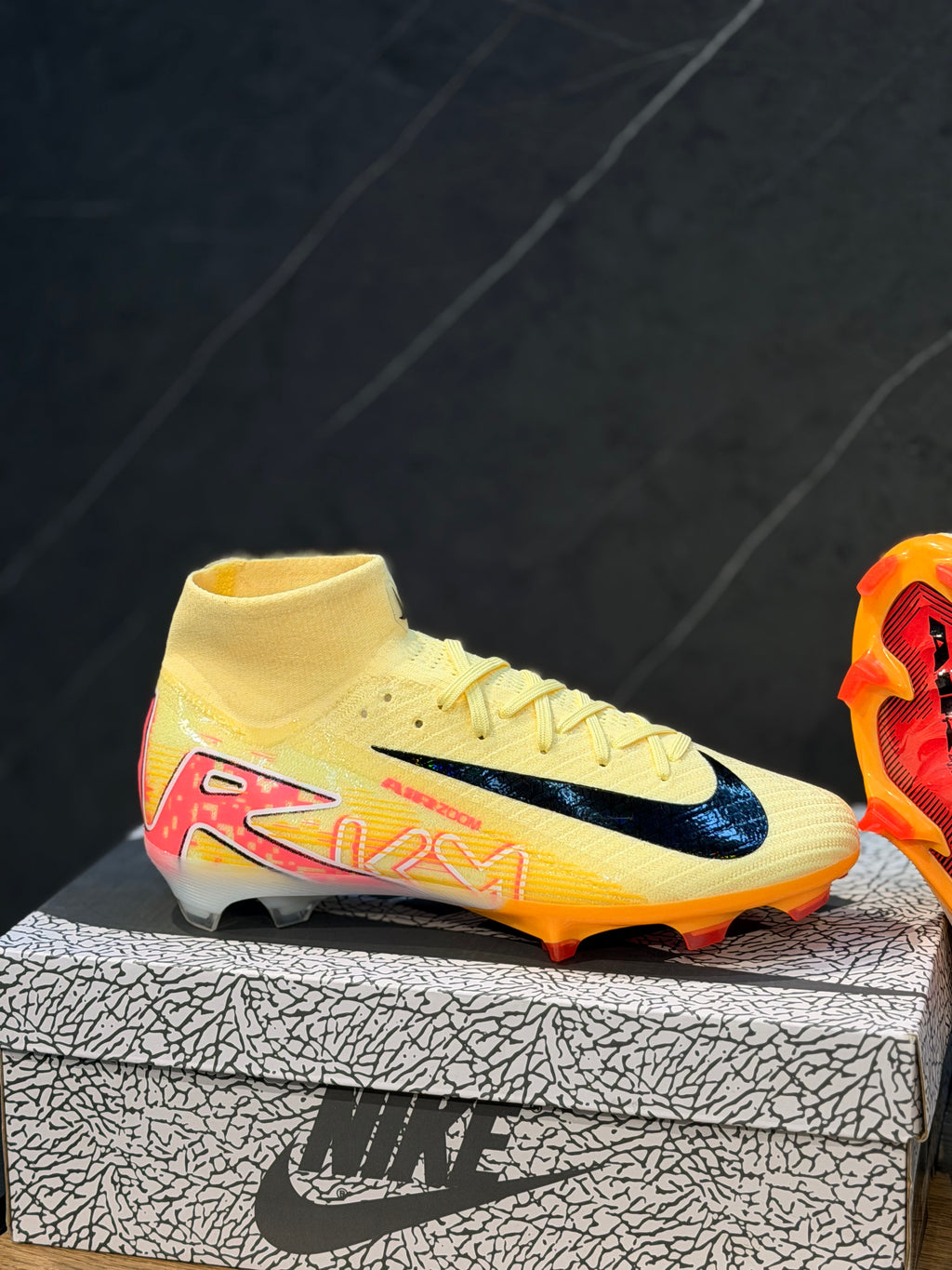 NIKE GUAYO GAMA MEDIA