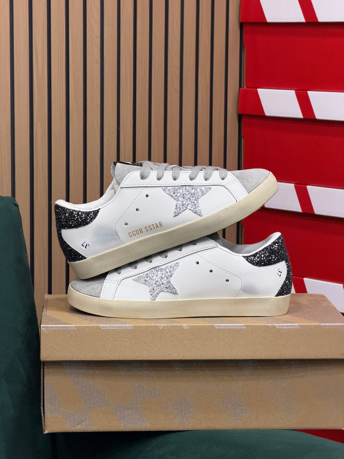 GOLDEN GOOSE