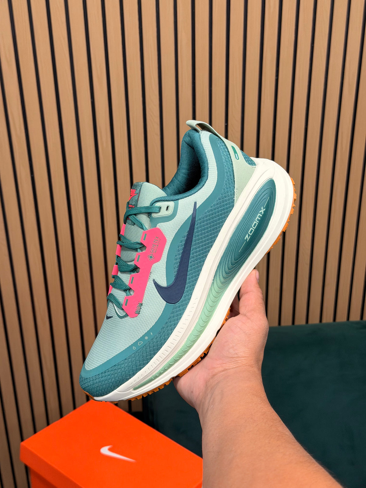 NIKE VOMERO 18 GORETEX