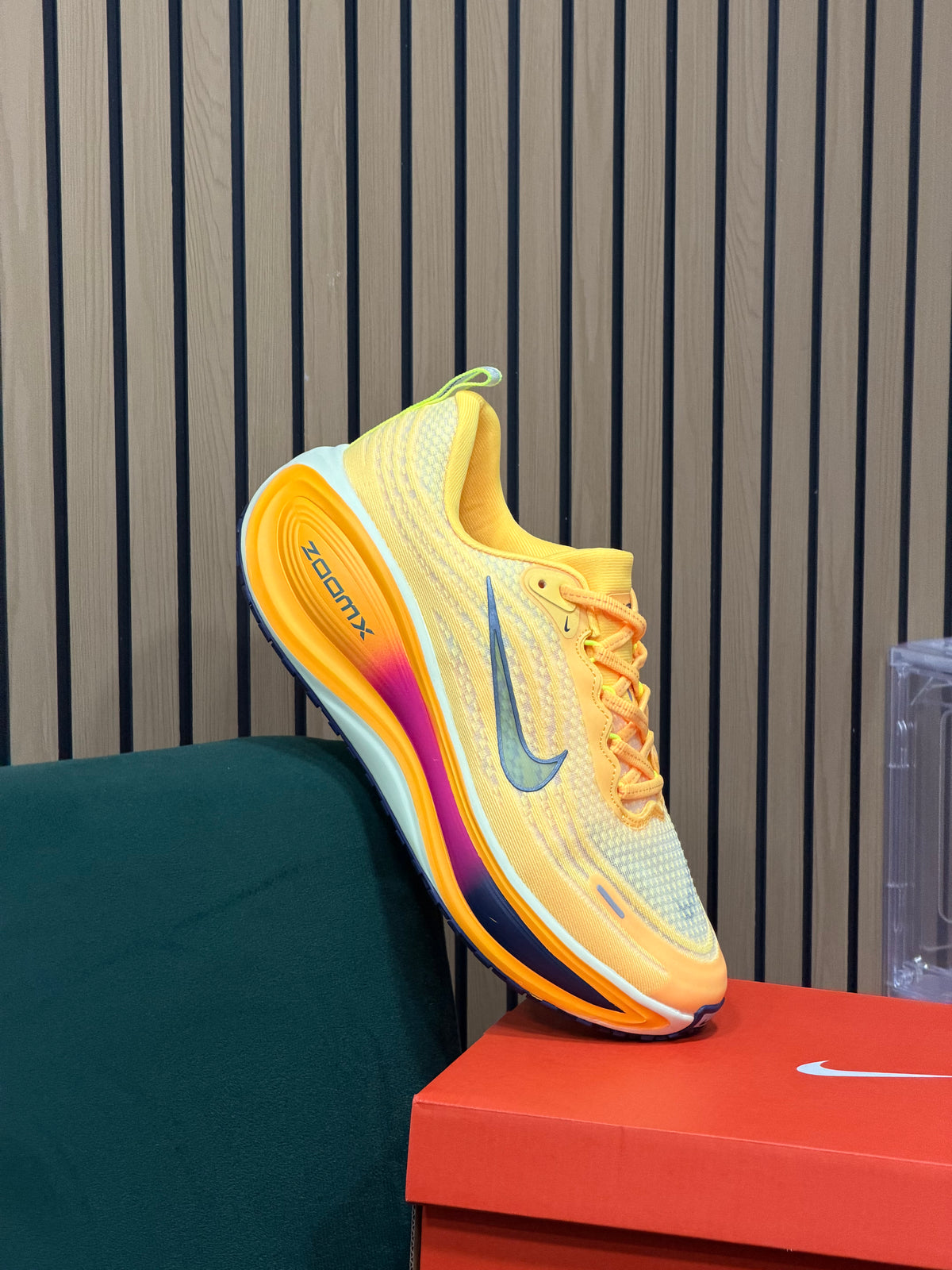 NIKE VOMERO PLUS