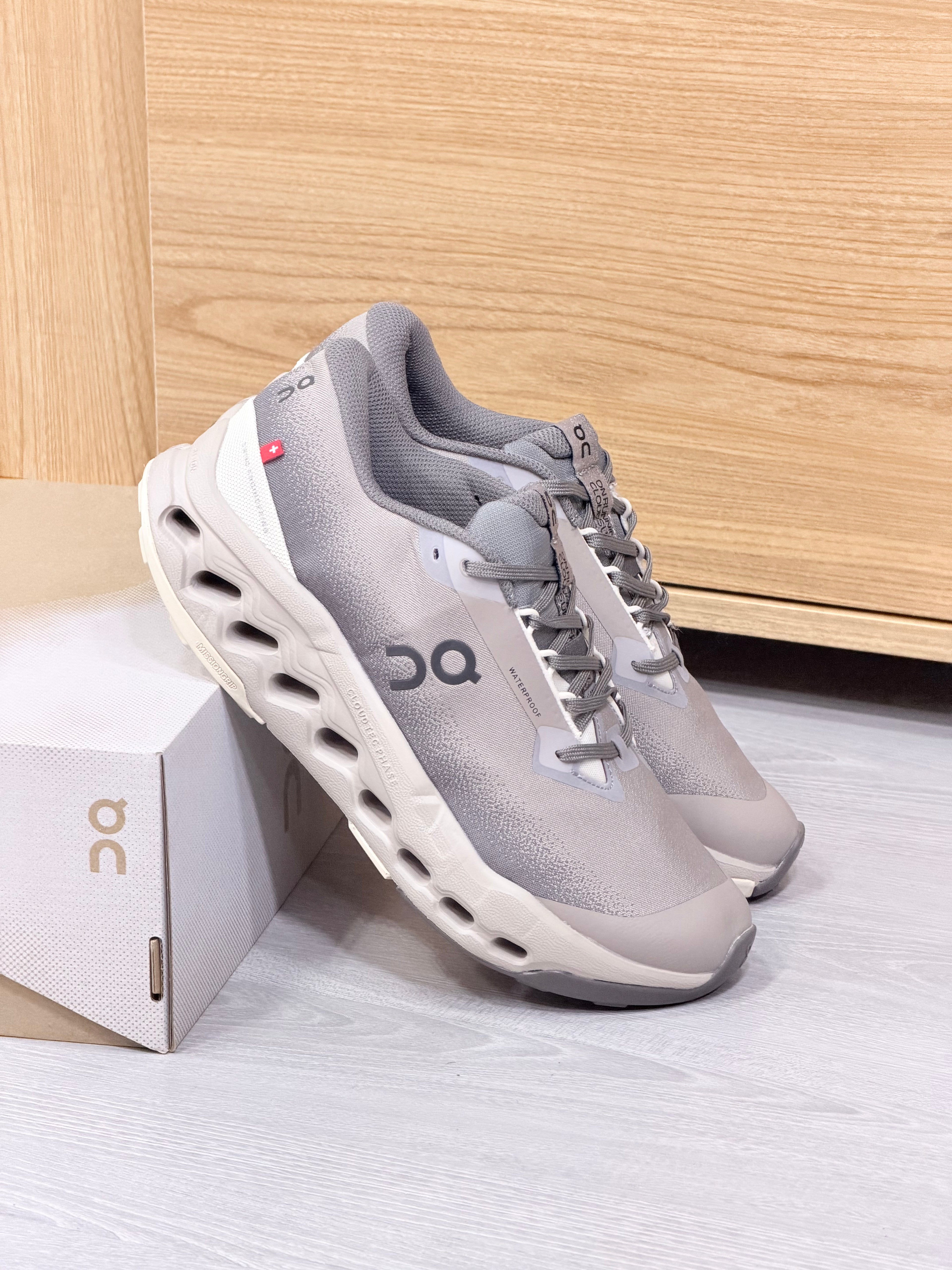 On Cloudsurfer Trail2