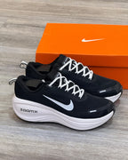 NIKE VOMERO PLUS