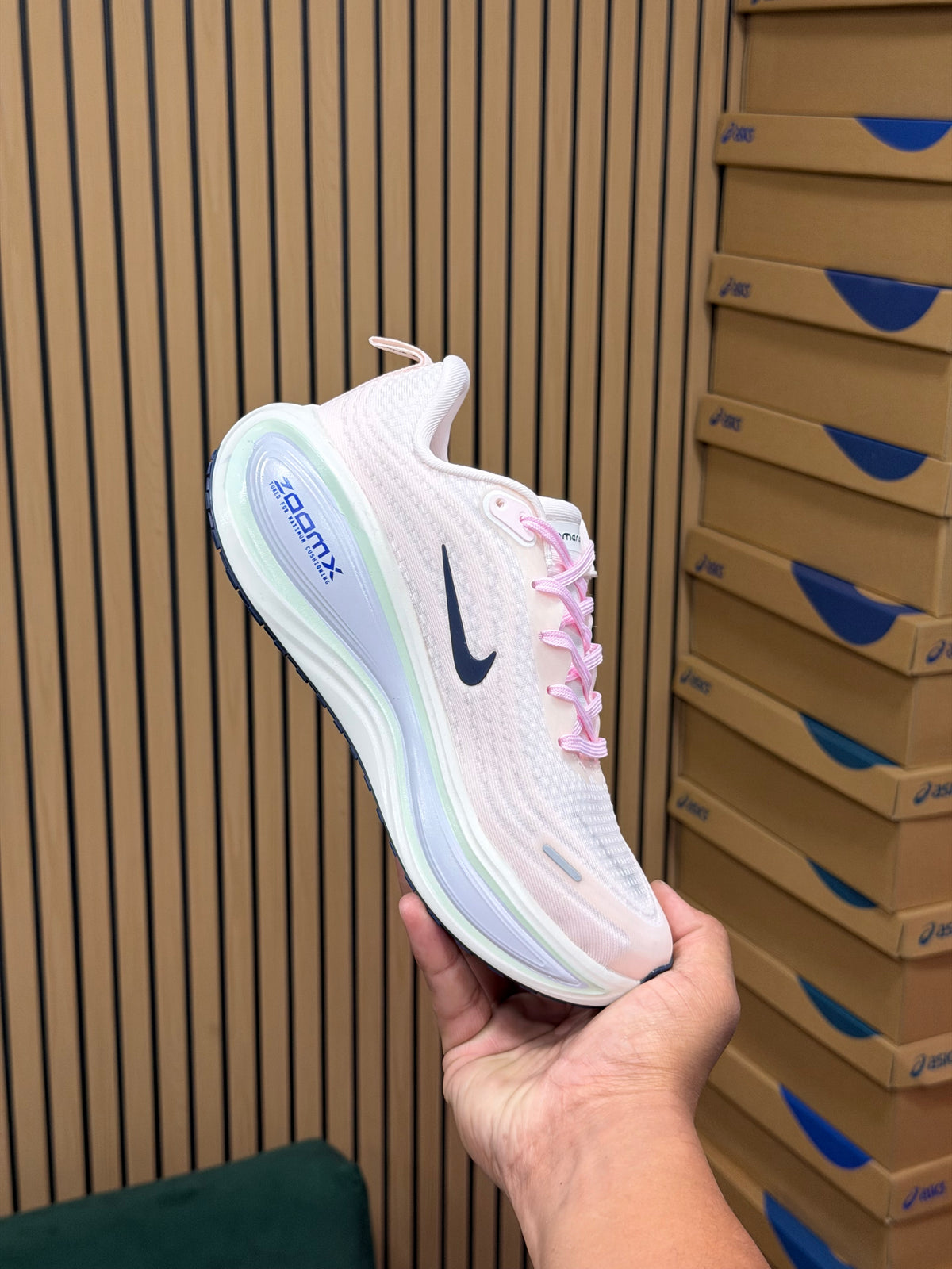 NIKE VOMERO PLUS