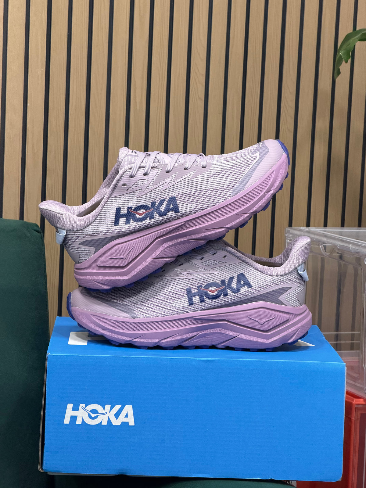 HOKA CHALLENGER 8