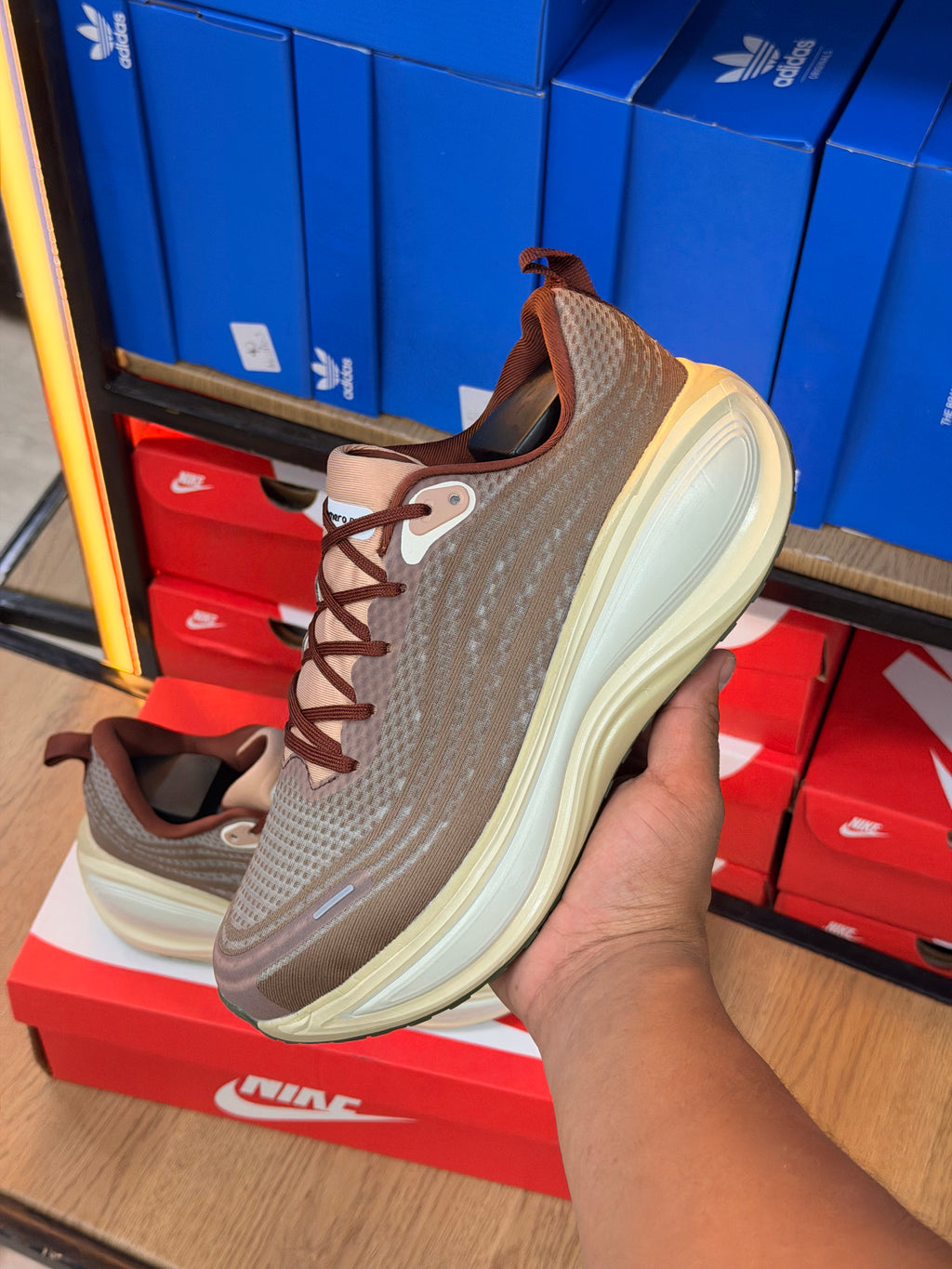 NIKE VOMERO PLUS