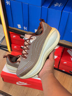 NIKE VOMERO PLUS