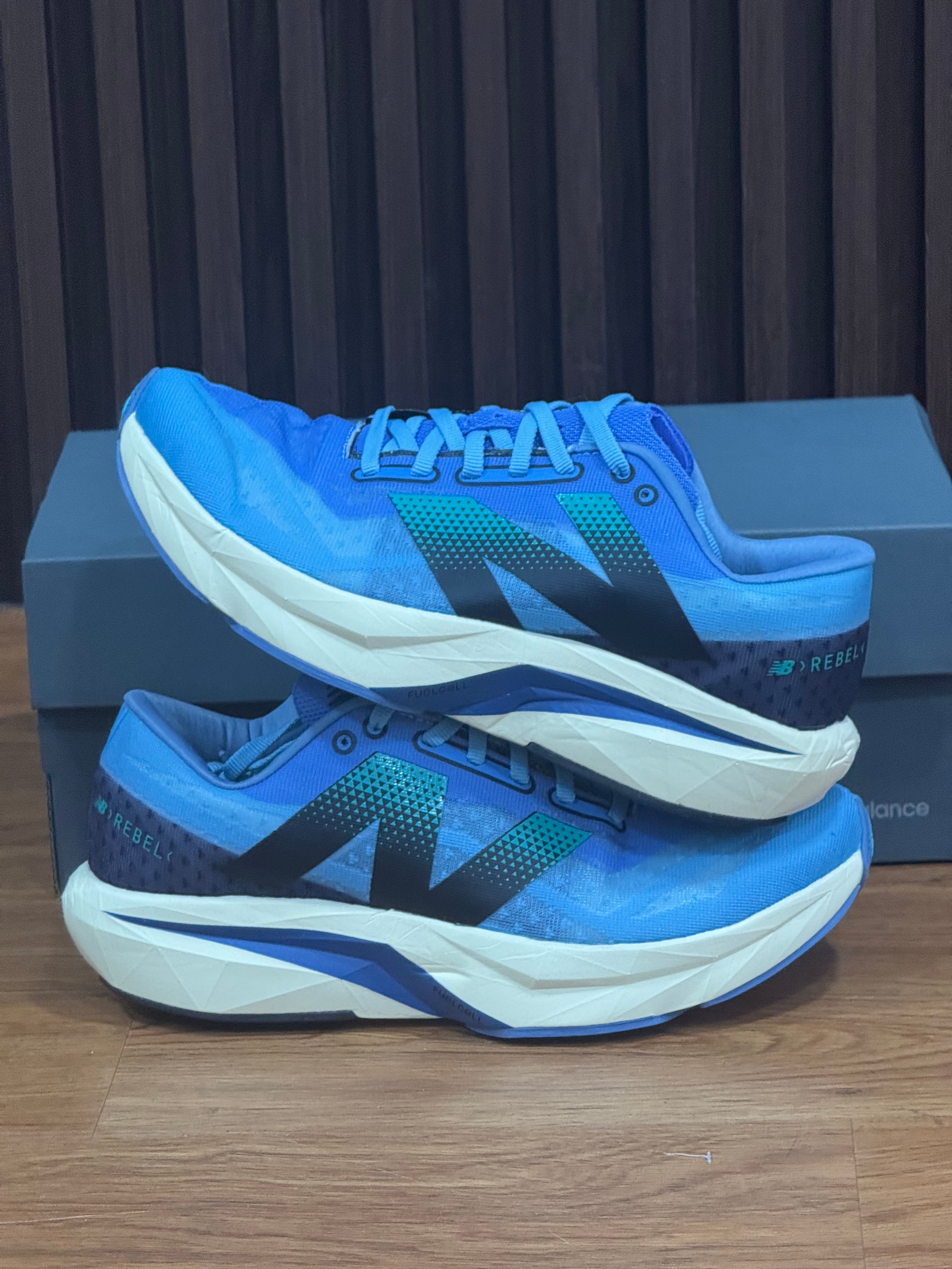 NEW BALANCE REBEL