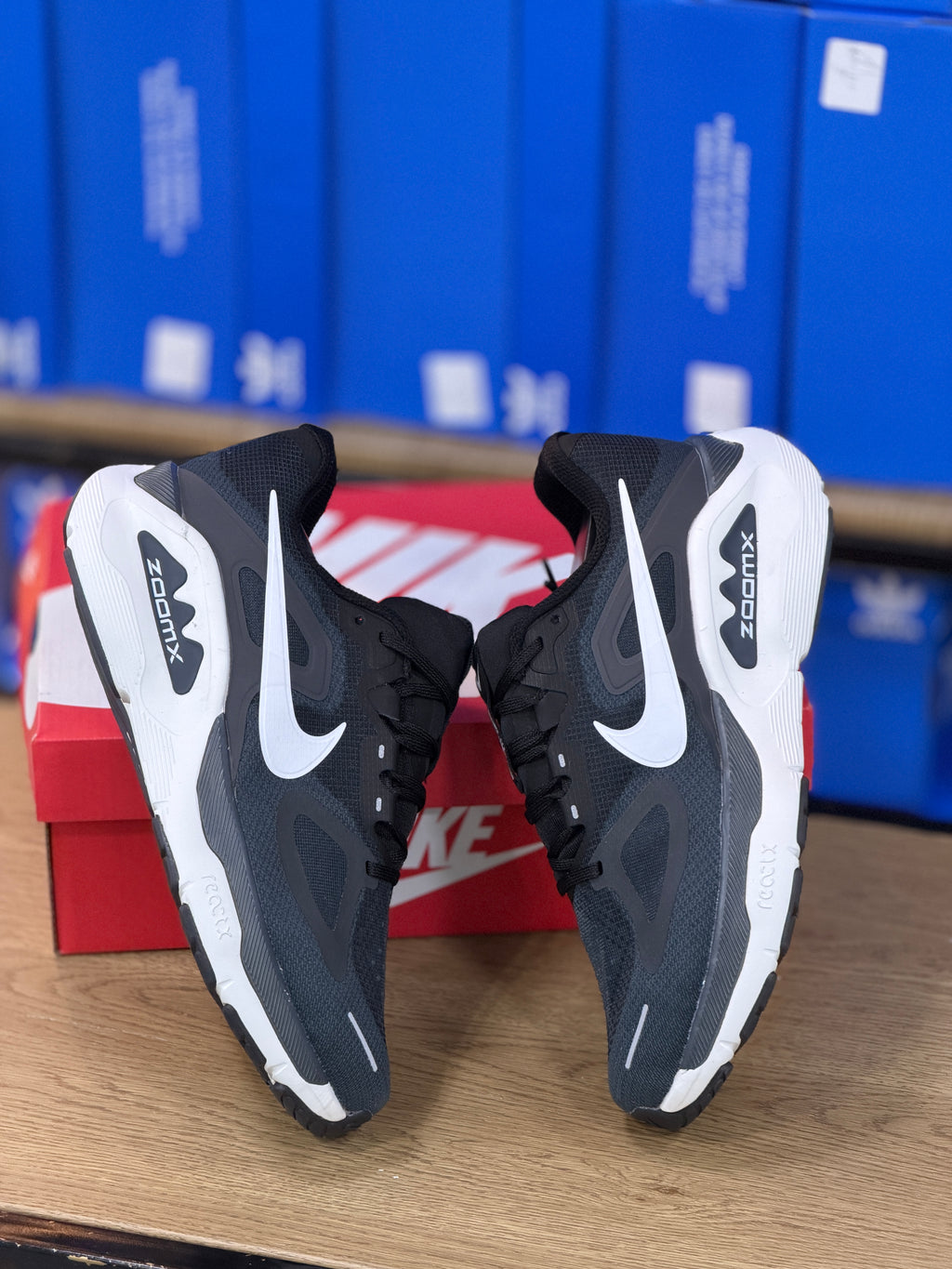 NIKE STRUCTURE PLUS