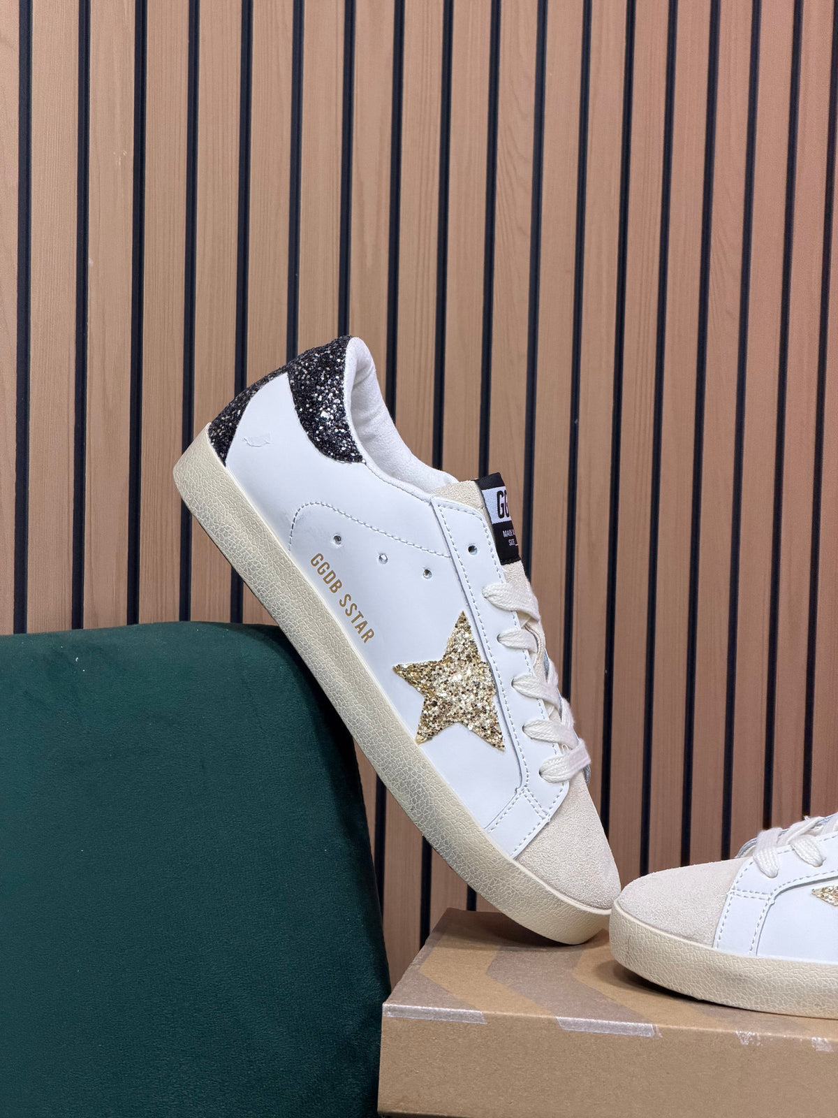 GOLDEN GOOSE