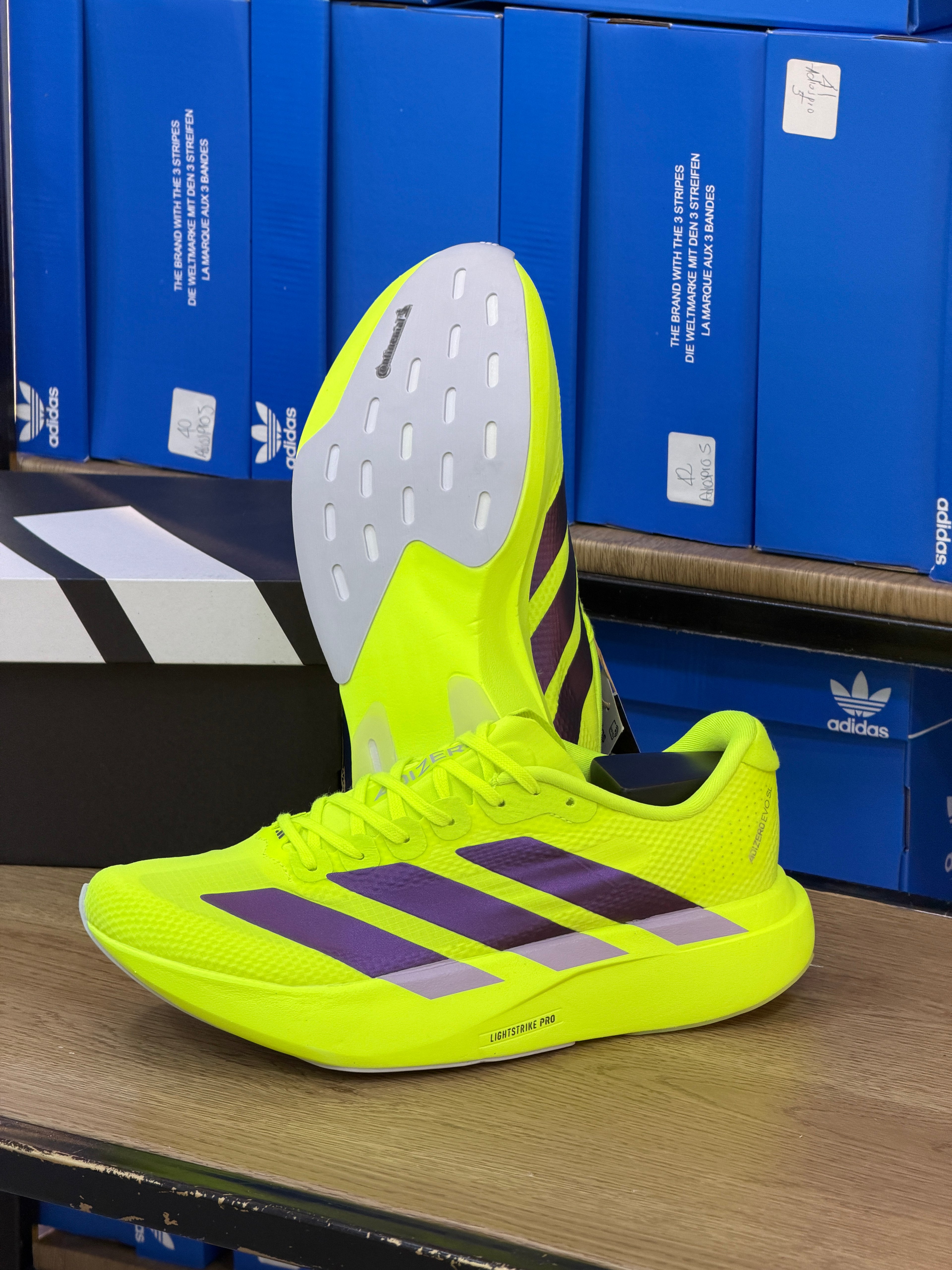 ADIZERO EVO SL