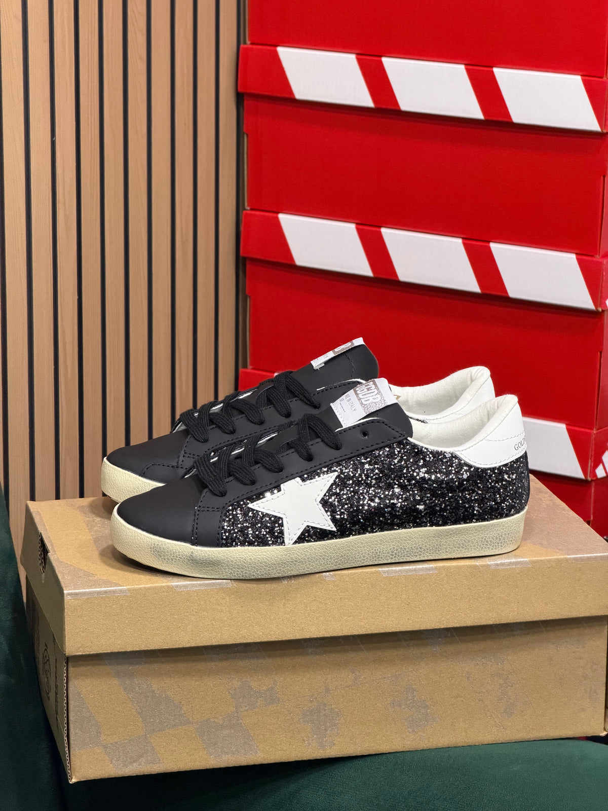GOLDEN GOOSE