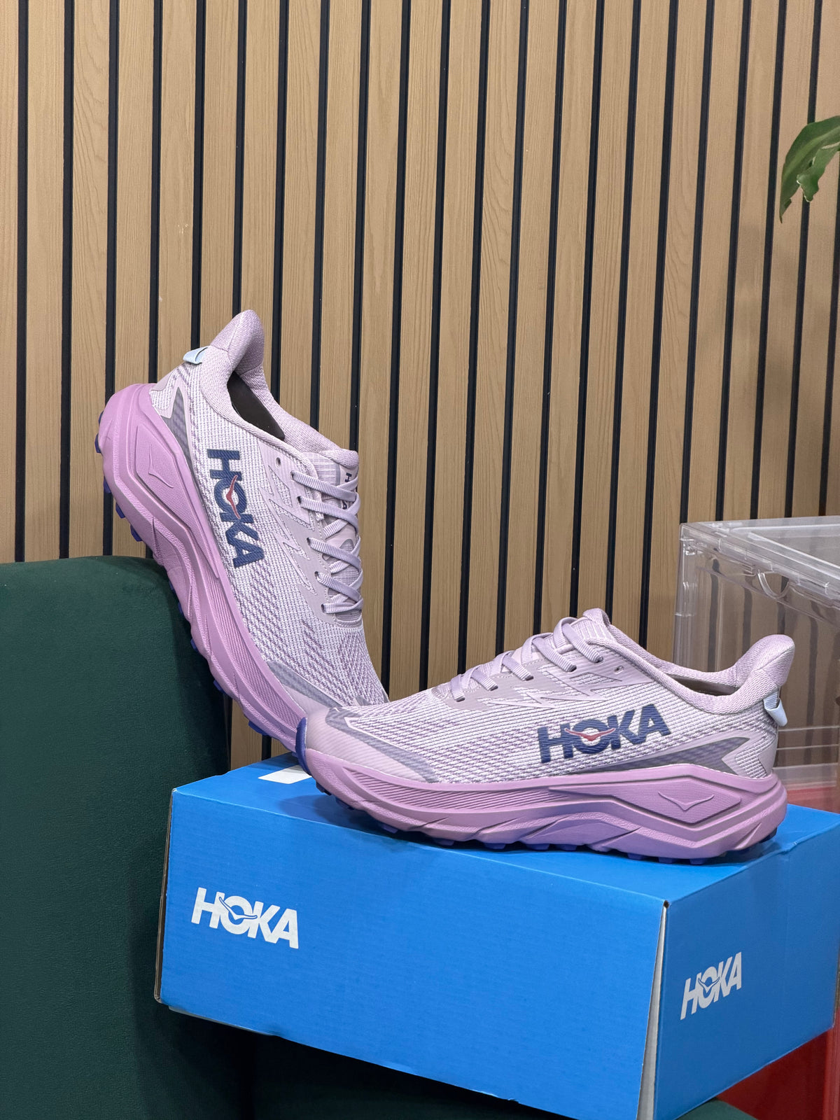 HOKA CHALLENGER 8