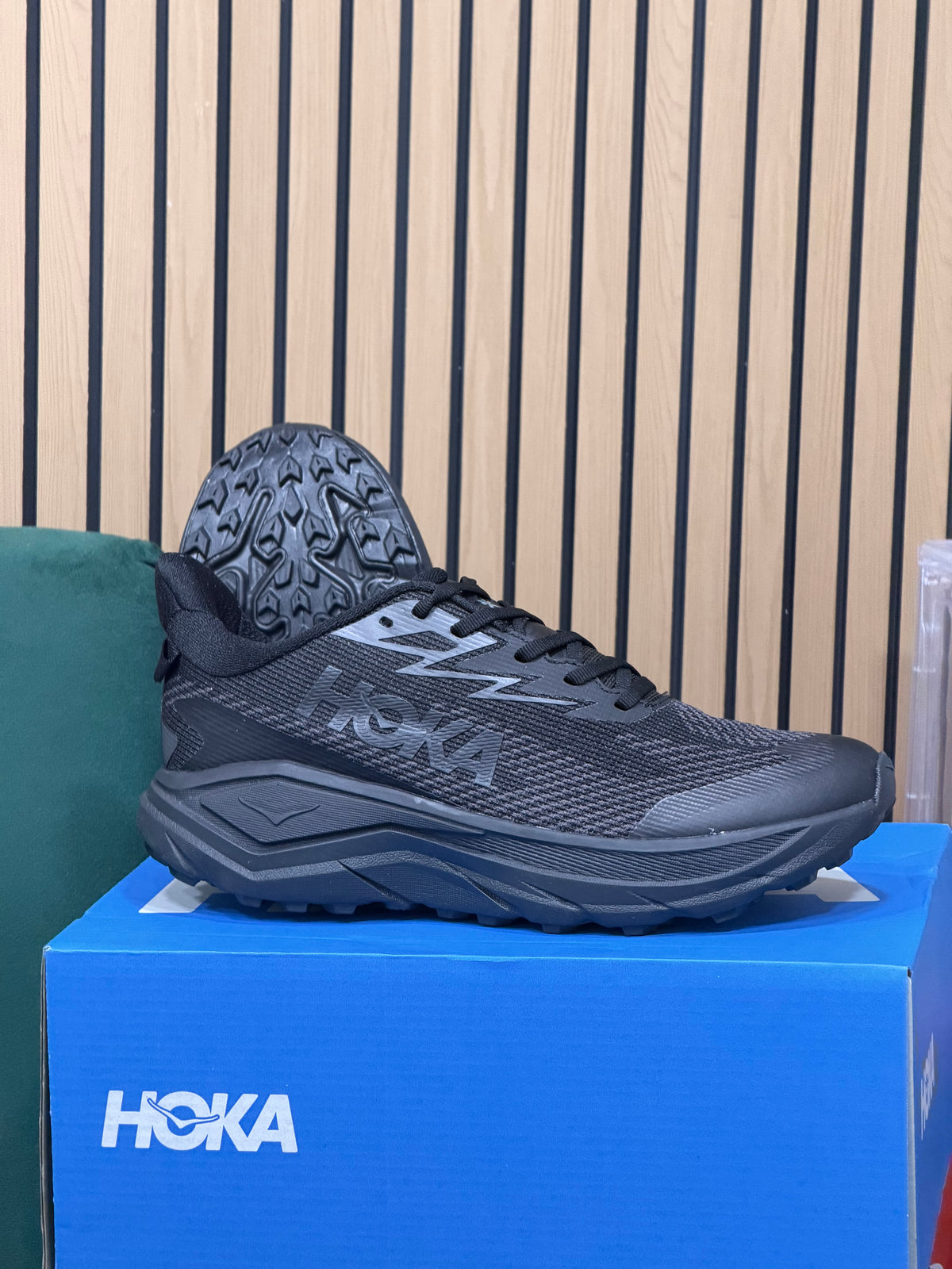 HOKA CHALLENGER 8