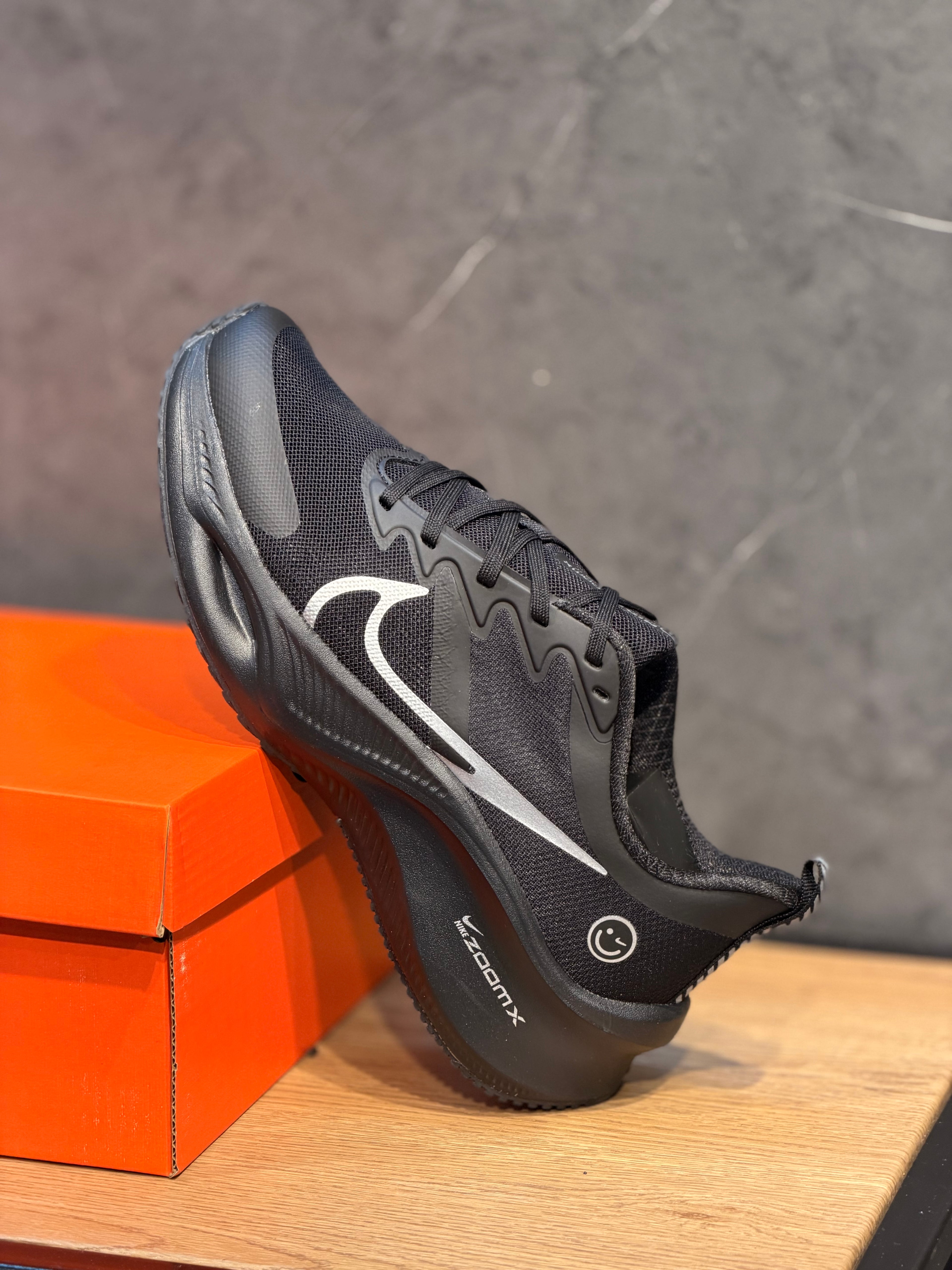 NIKE ZOOM X