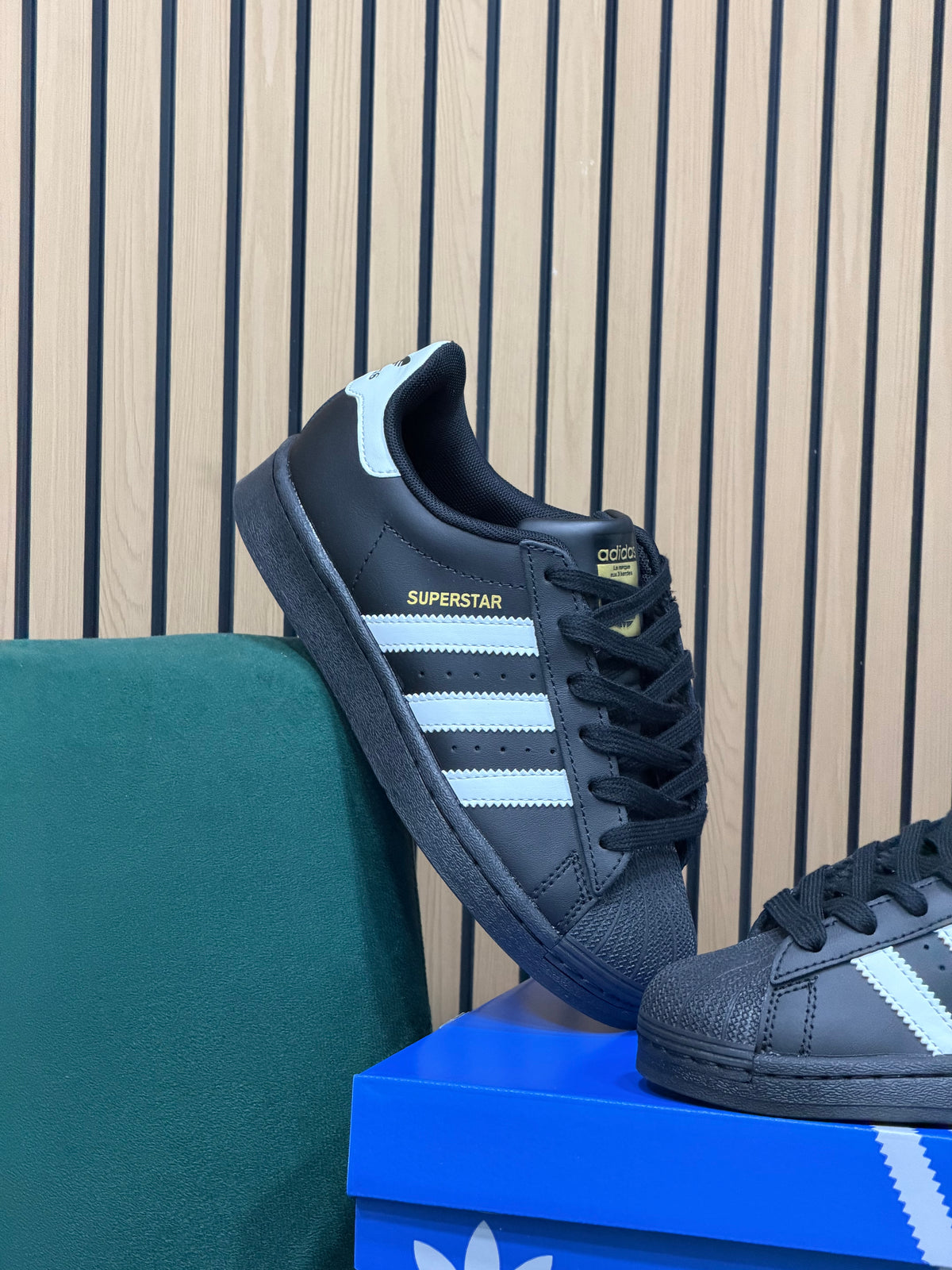 ADIDAS SUPERSTAR
