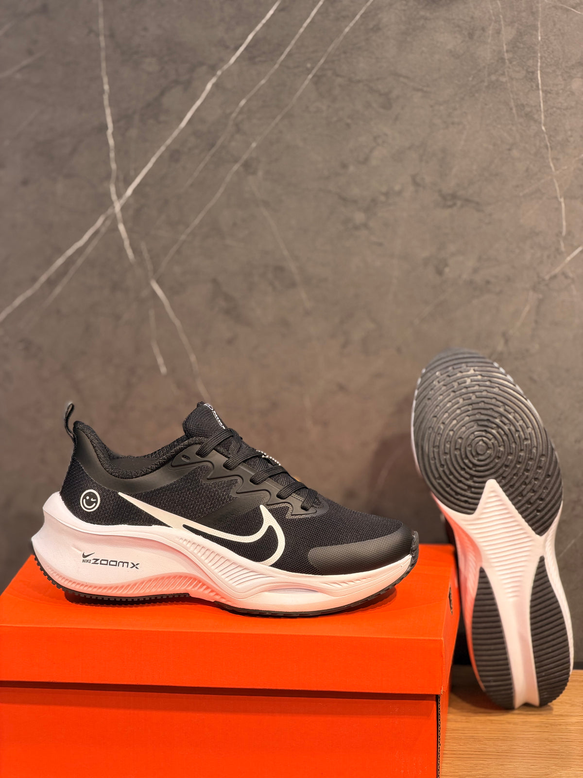 NIKE ZOOM X