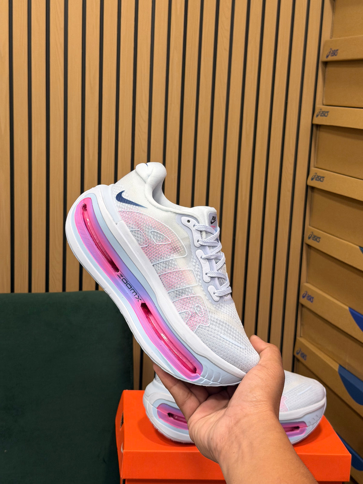 NIKE VOMERO PREMIUM