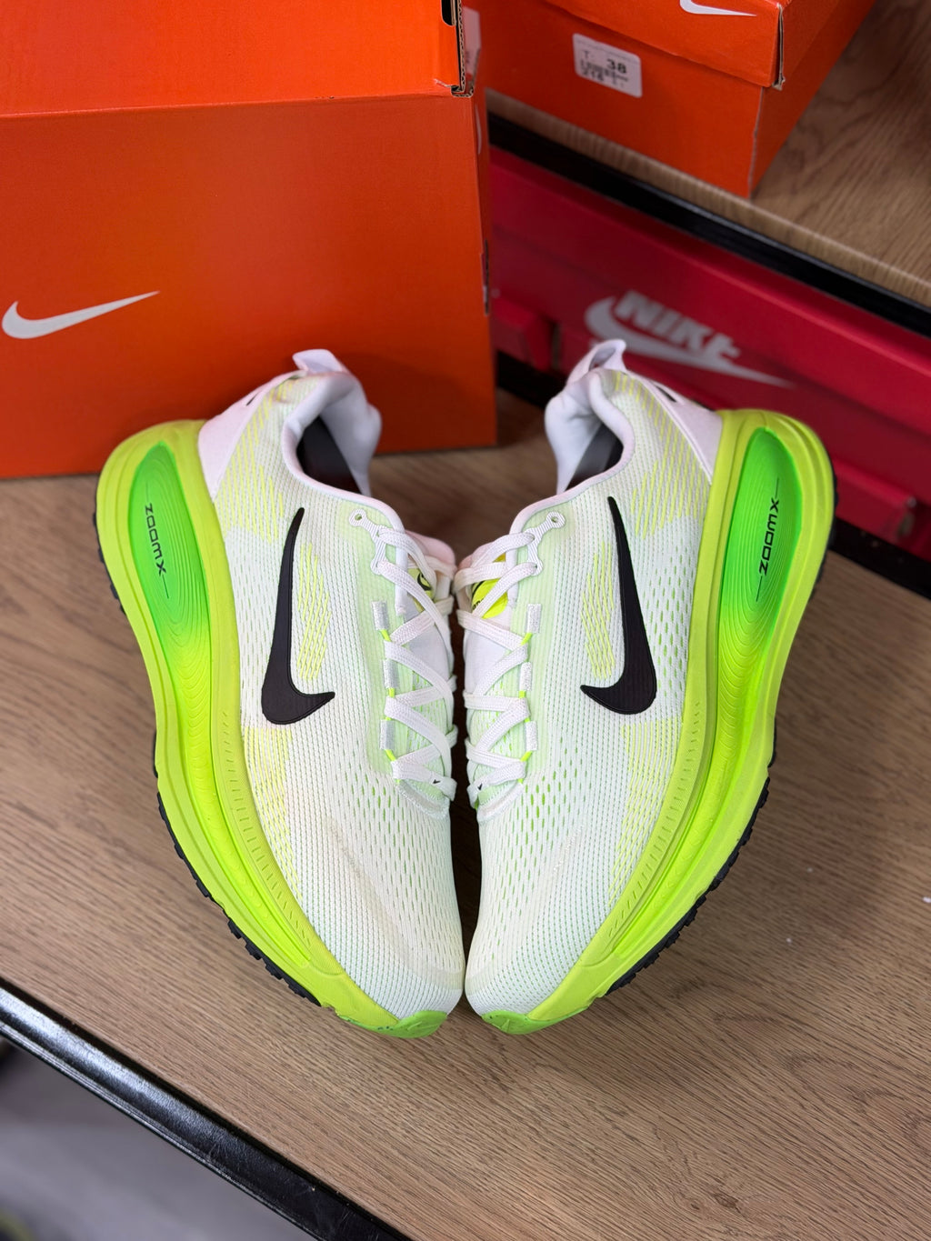 NIKE VOMERO 18