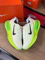 NIKE VOMERO 18