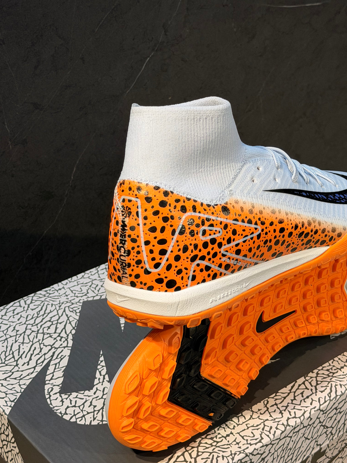 NIKE GUAYO GAMA MEDIA