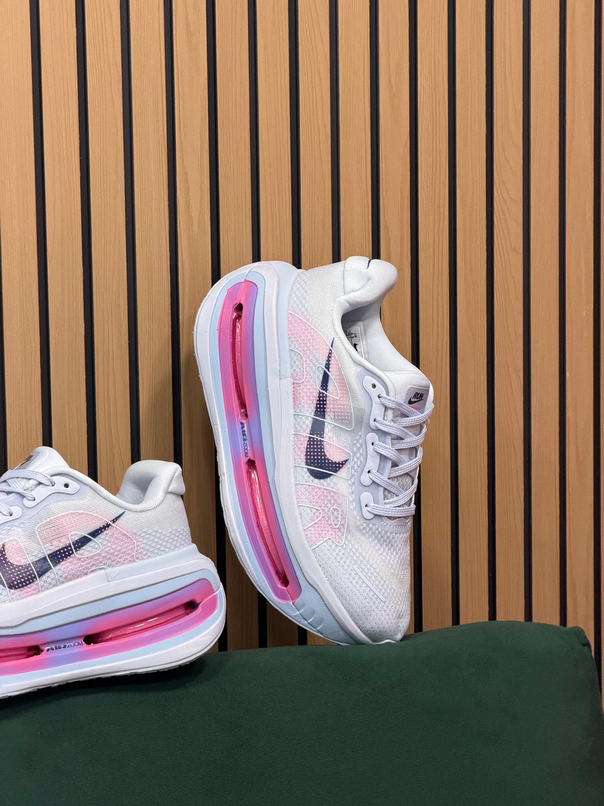 NIKE VOMERO PREMIUM