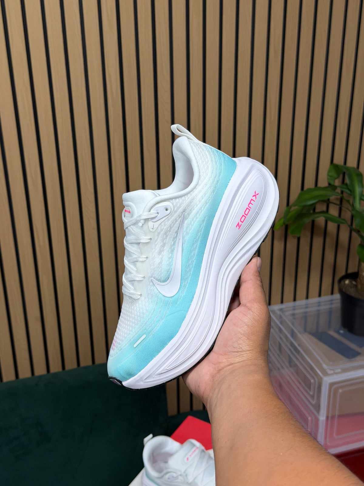 NIKE VOMERO PLUS