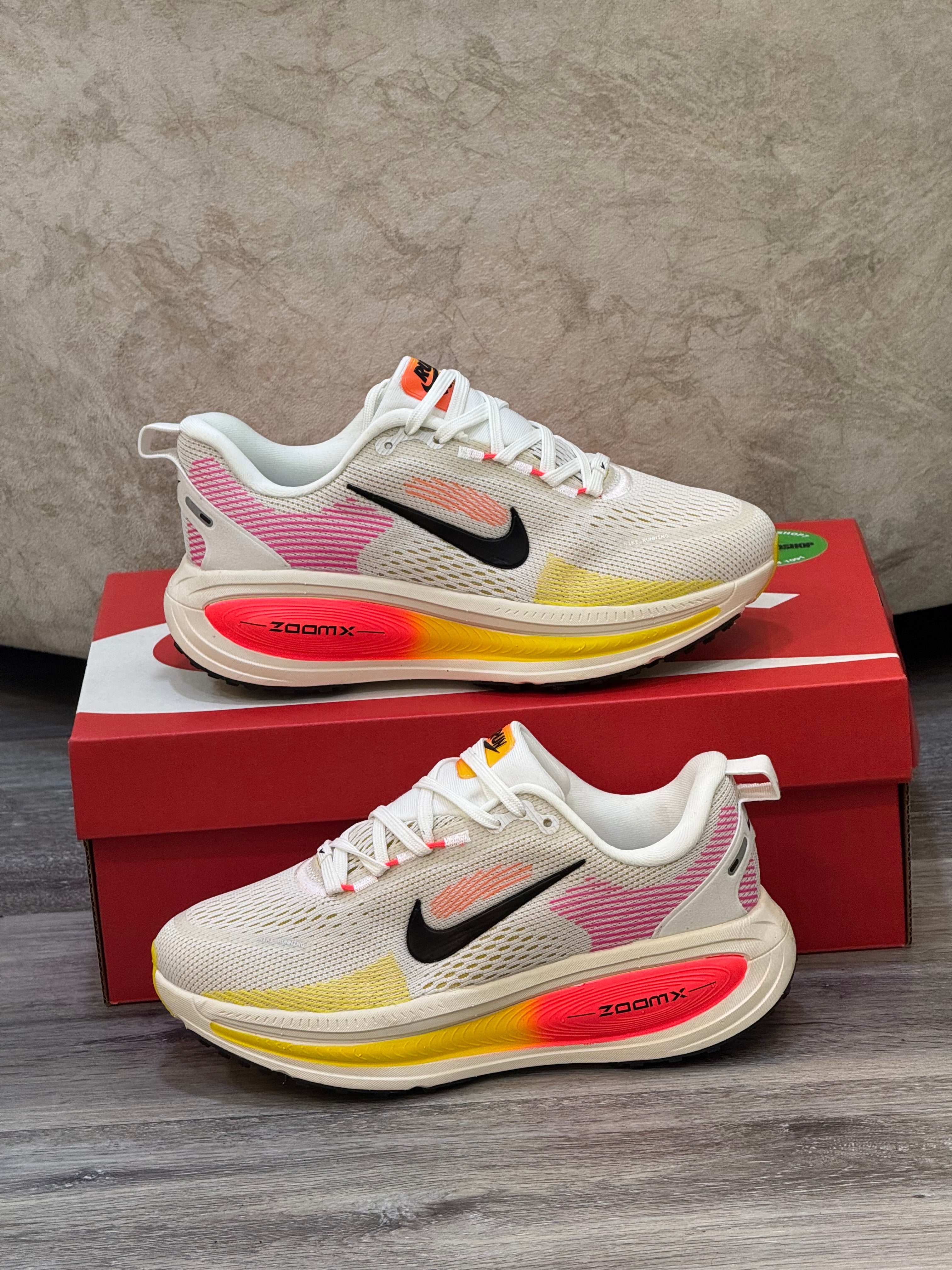 NIKE VOMERO 18