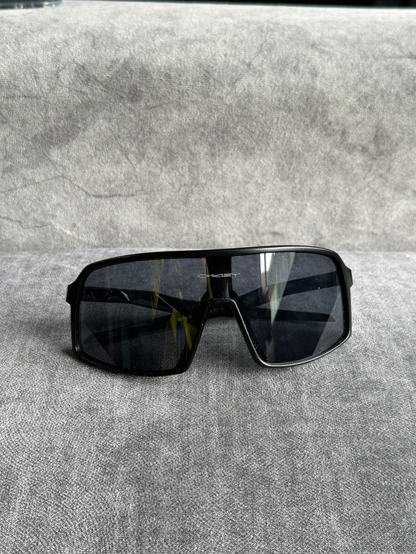 OAKLEY