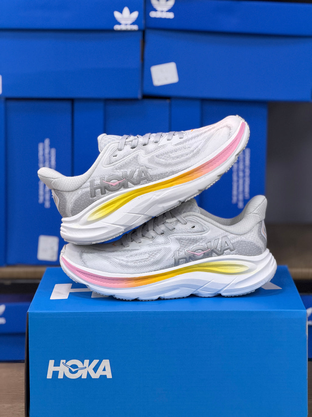HOKA CLIFTON 10