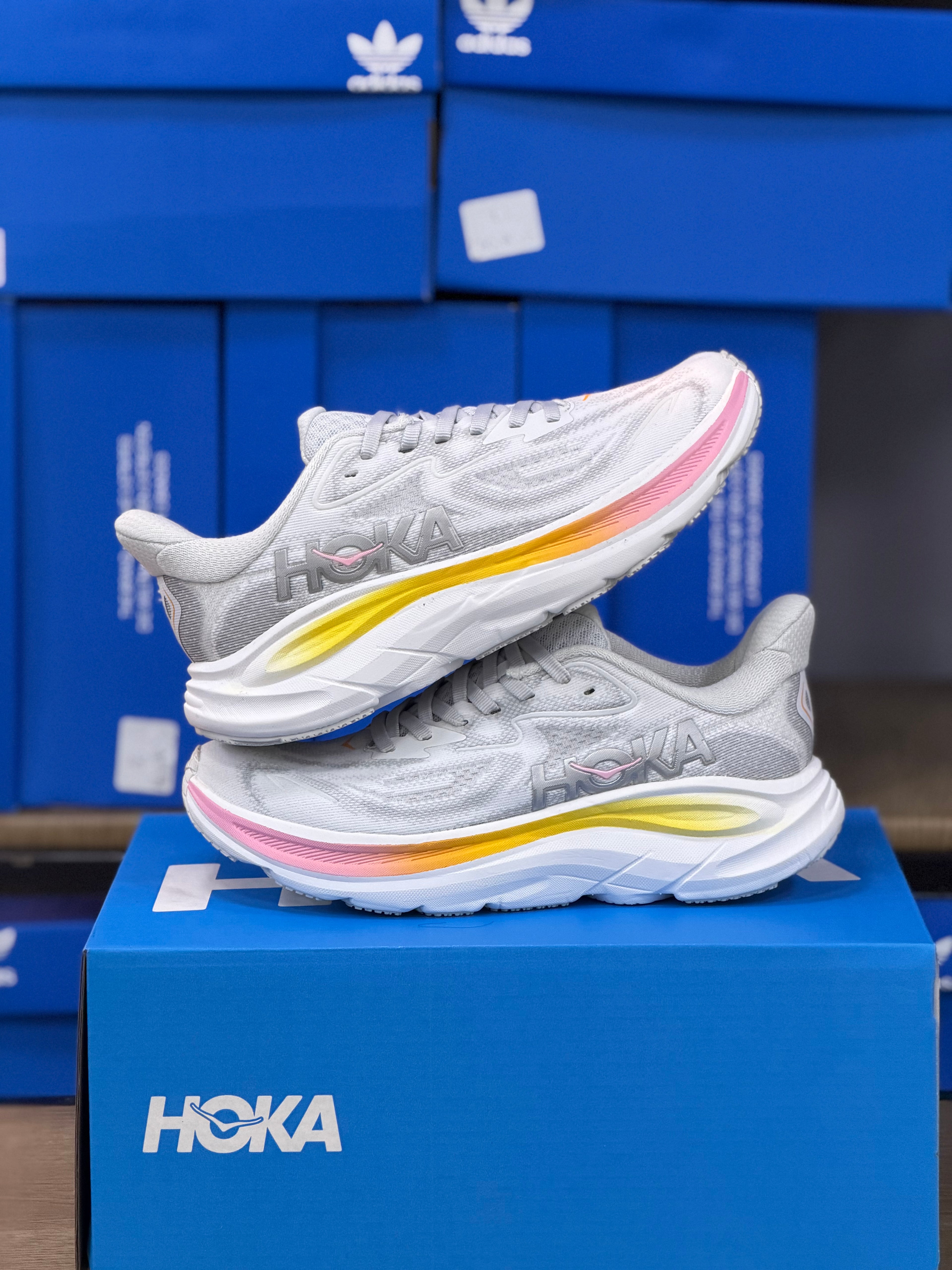HOKA CLIFTON 10