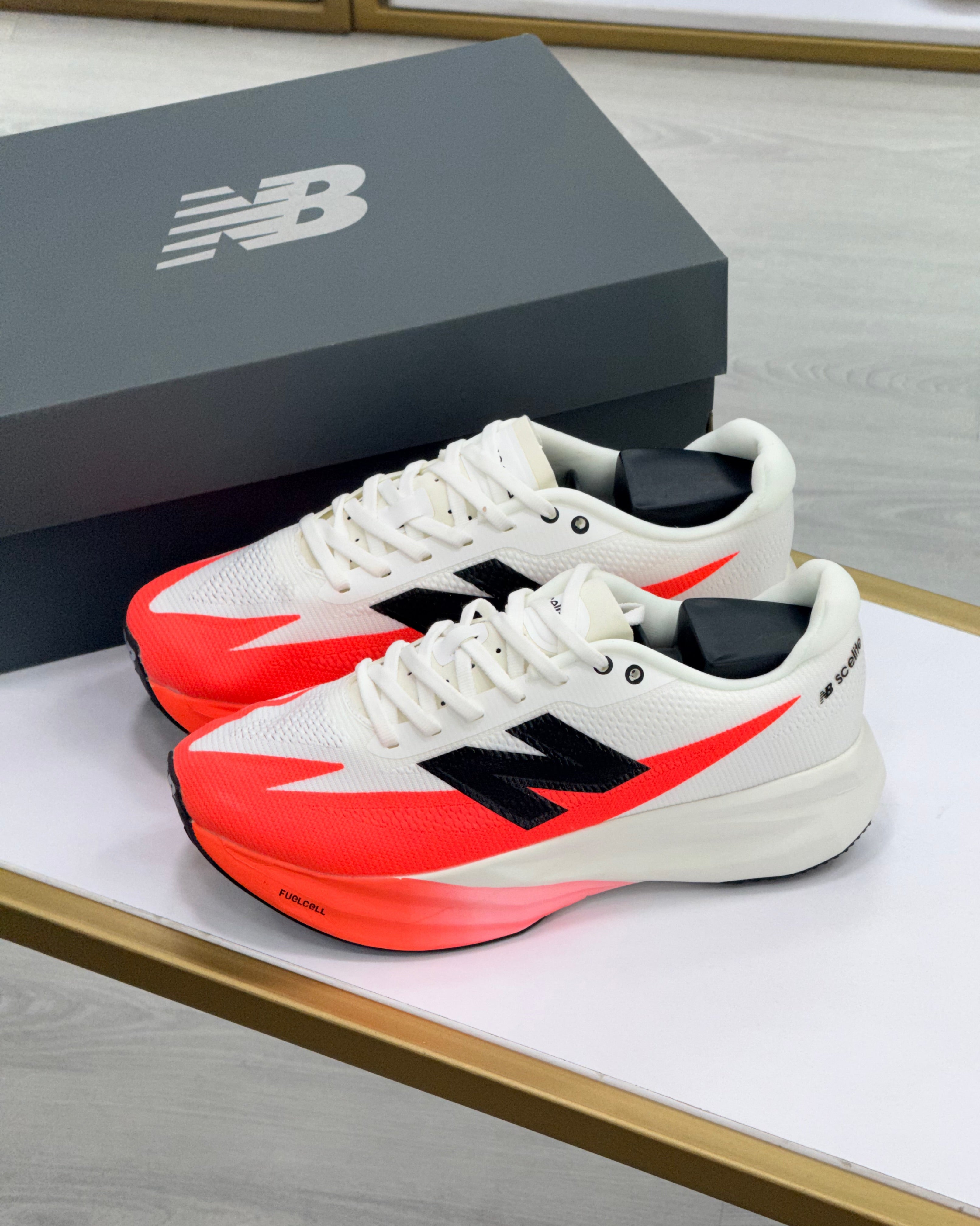 NEW BALANCE SC ELITE